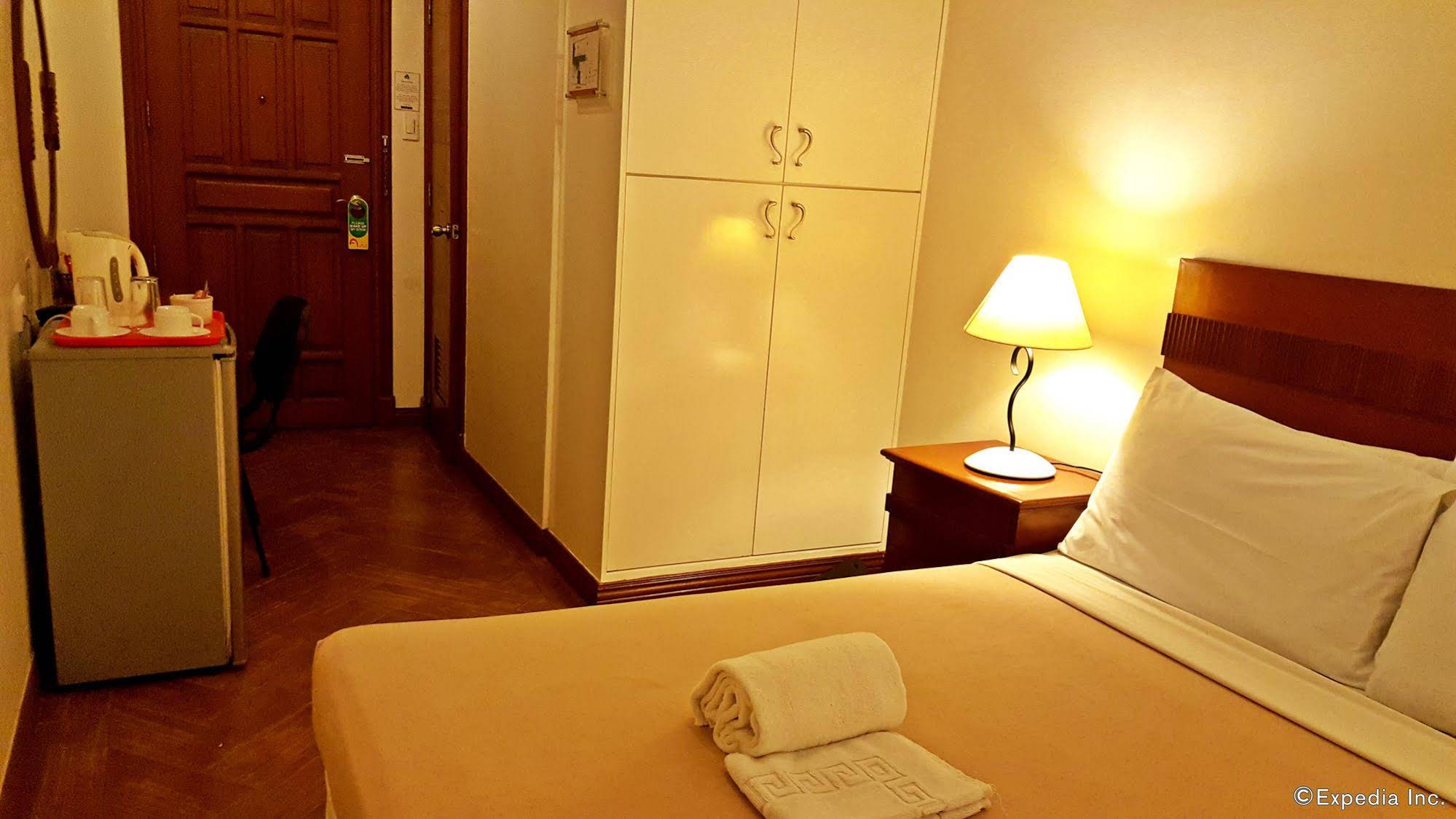 Belvilla Airport Stays Near Makati Manila
