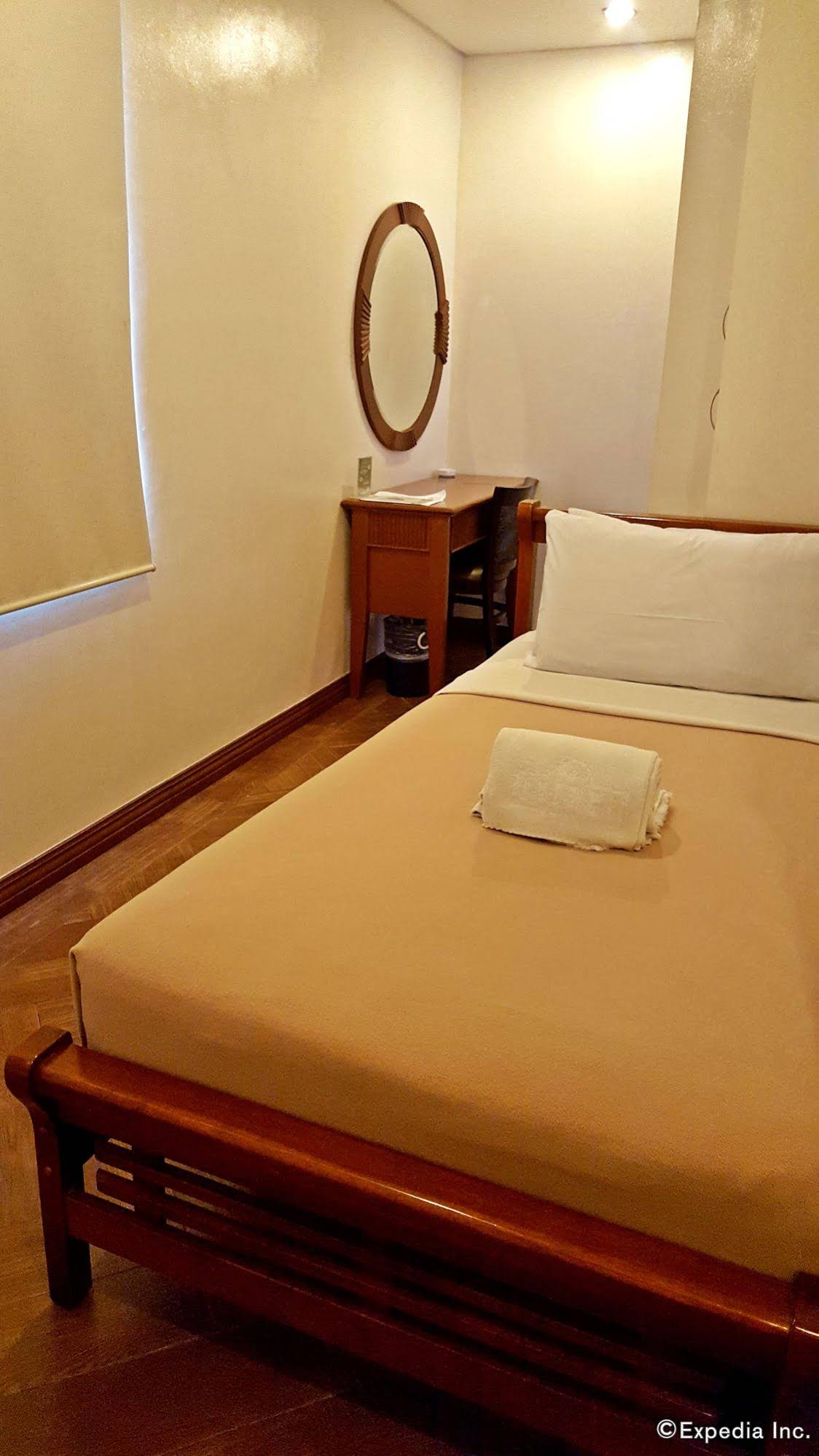 Belvilla Airport Stays Near Makati Manila