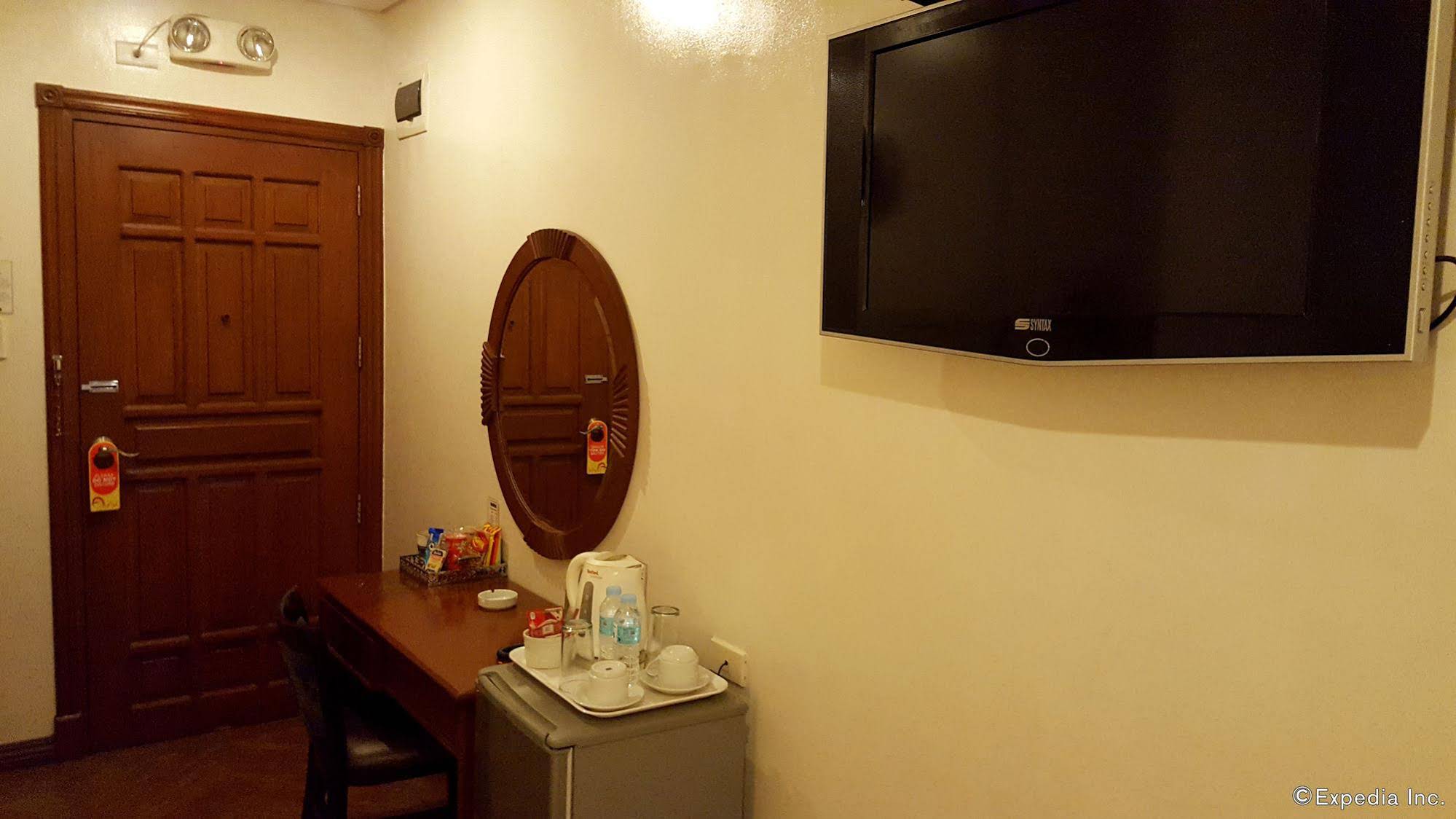 Belvilla Airport Stays Near Makati Manila