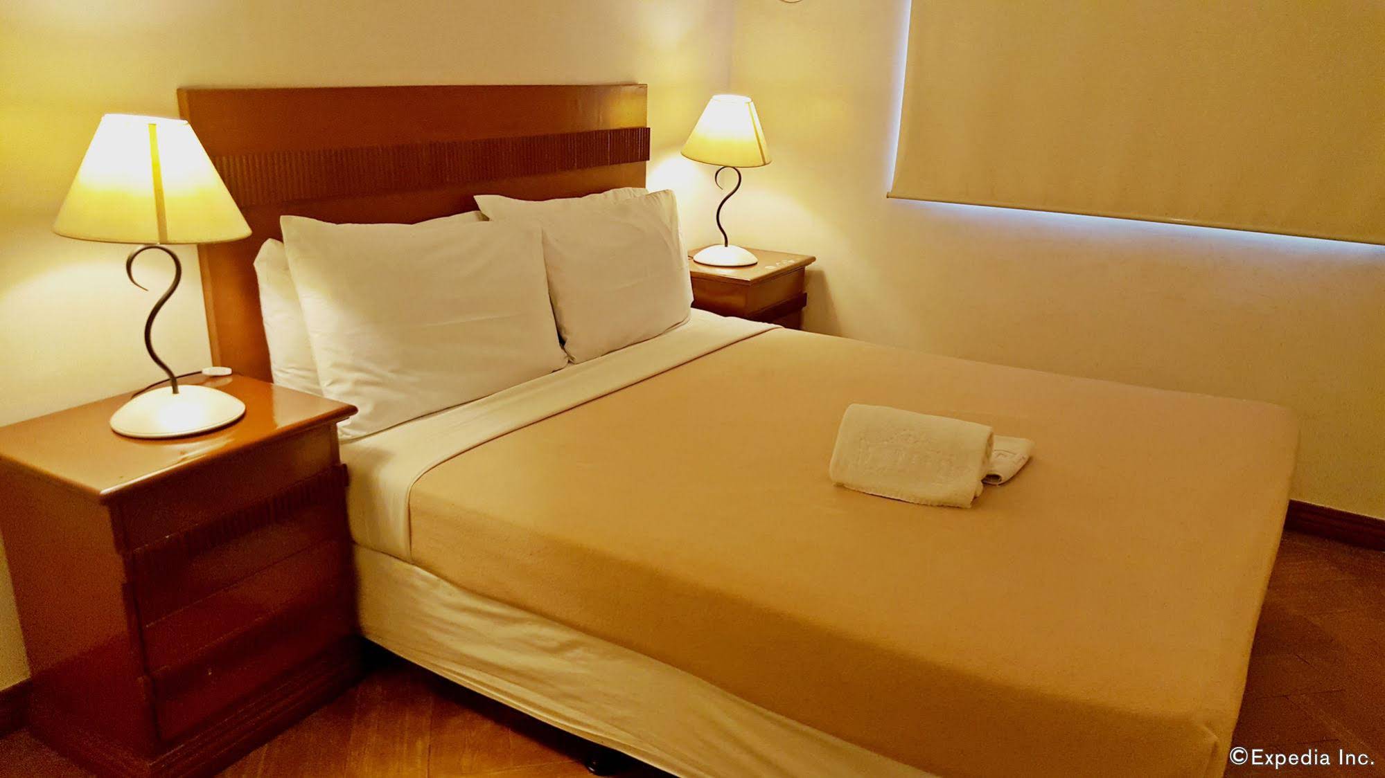 Belvilla Airport Stays Near Makati Manila