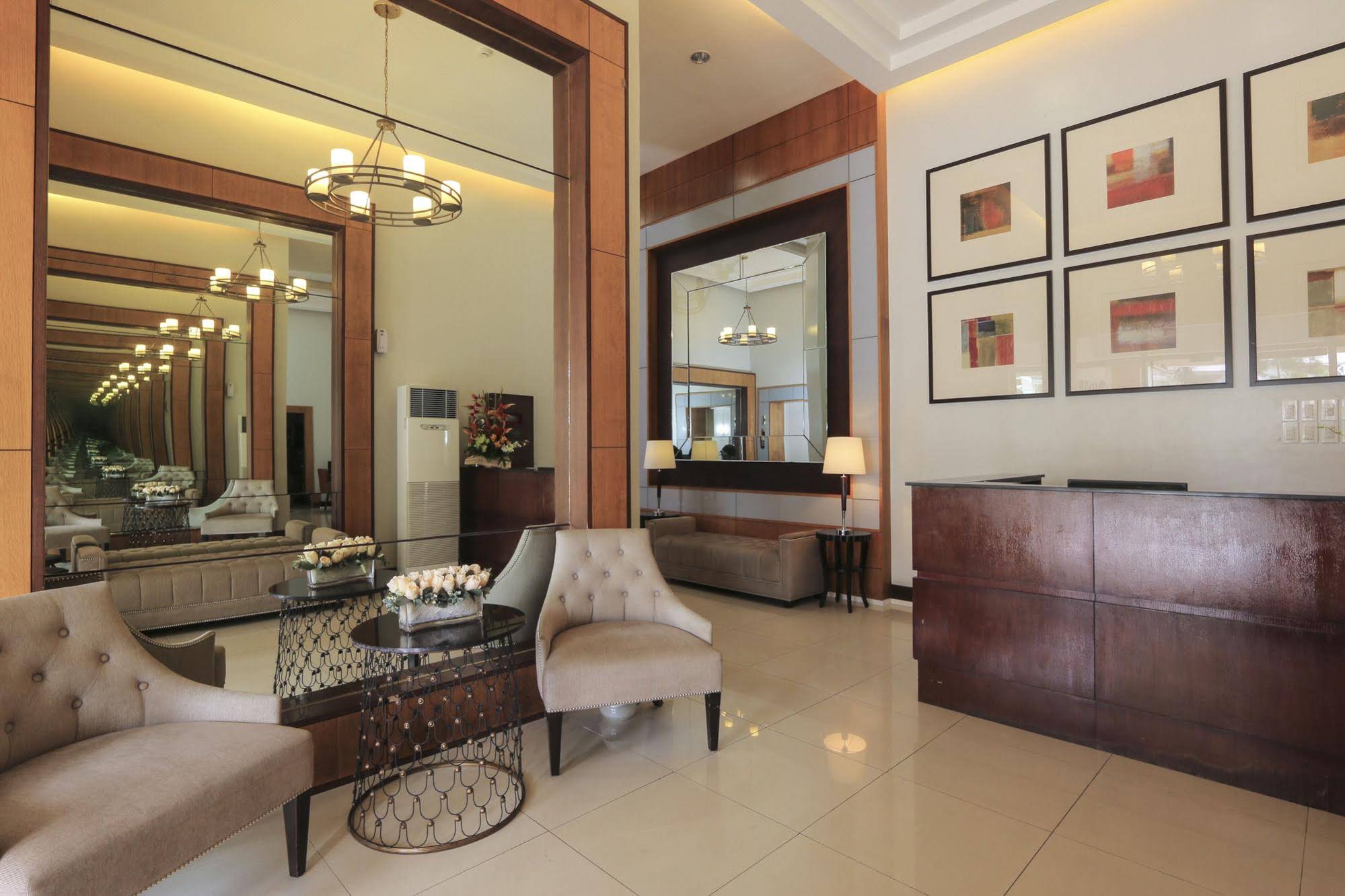 Bellini Suites at Presidio, Lakefront