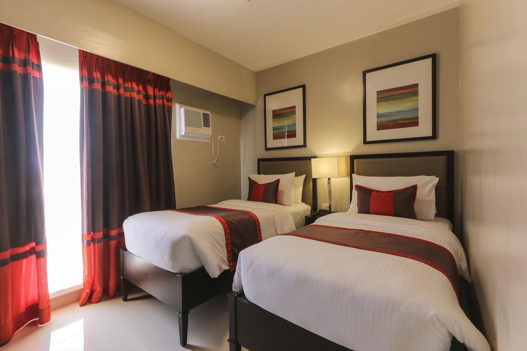 Bellini Suites at Presidio, Lakefront