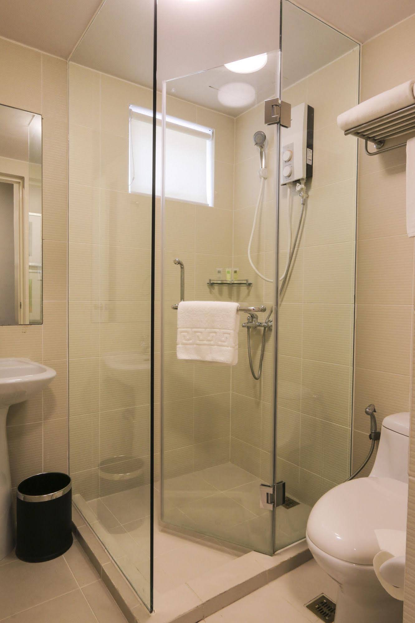 Bellini Suites at Presidio, Lakefront