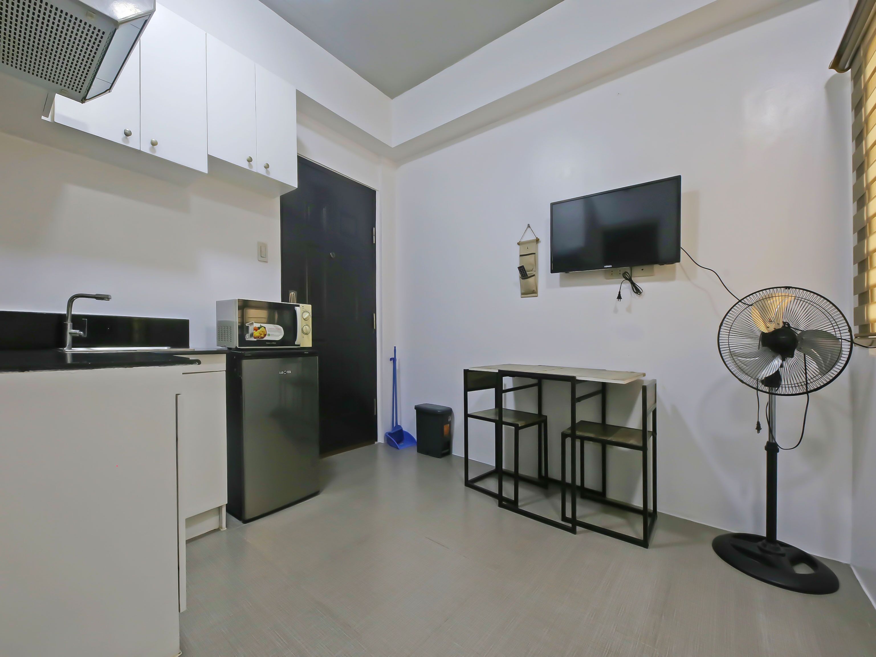 Bernbon Condominiuim Manila by OYO
