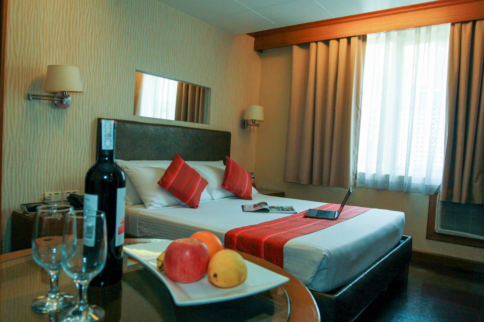Best Western Hotel La Corona Manila
