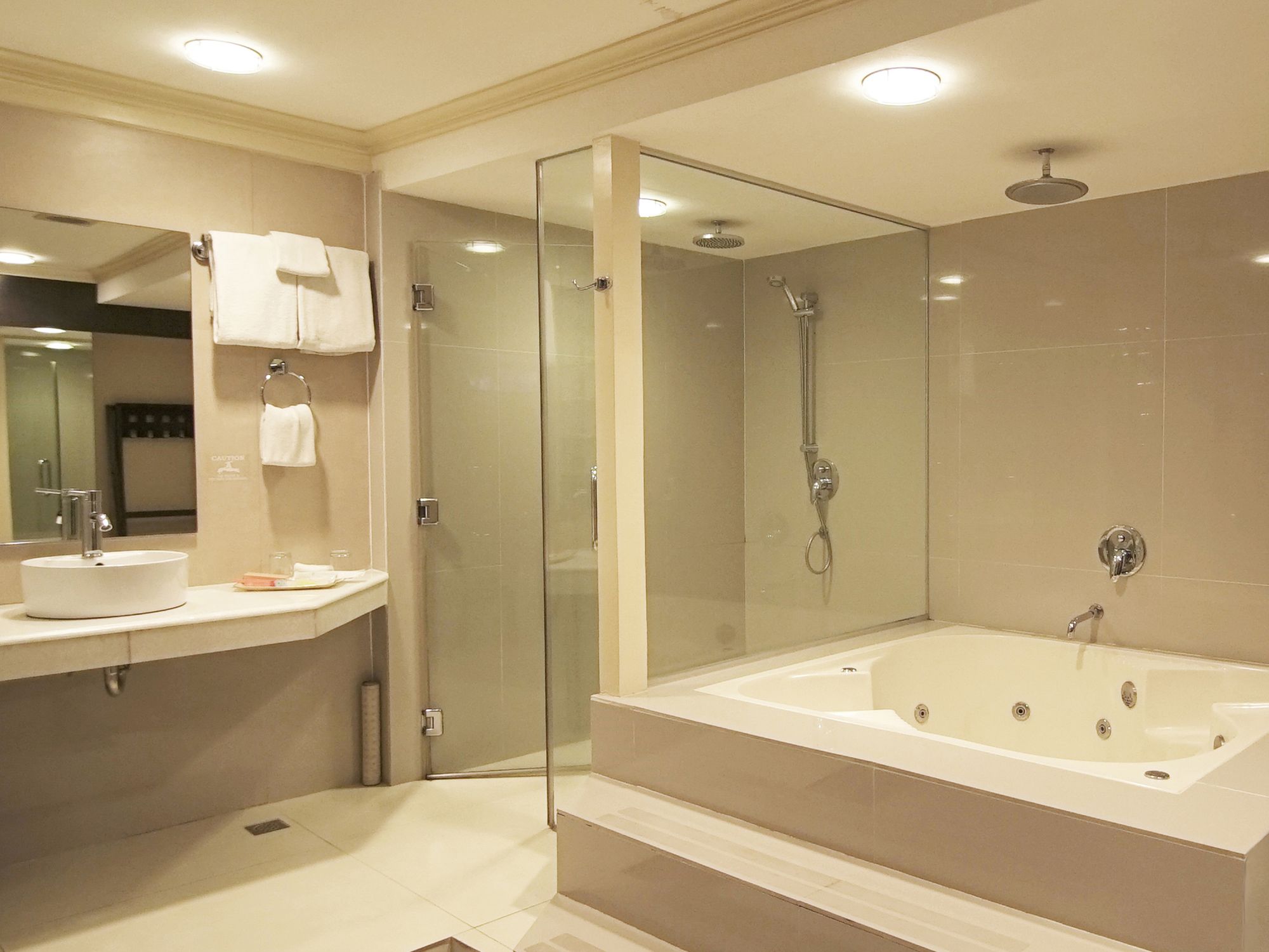 Best Western Hotel La Corona Manila