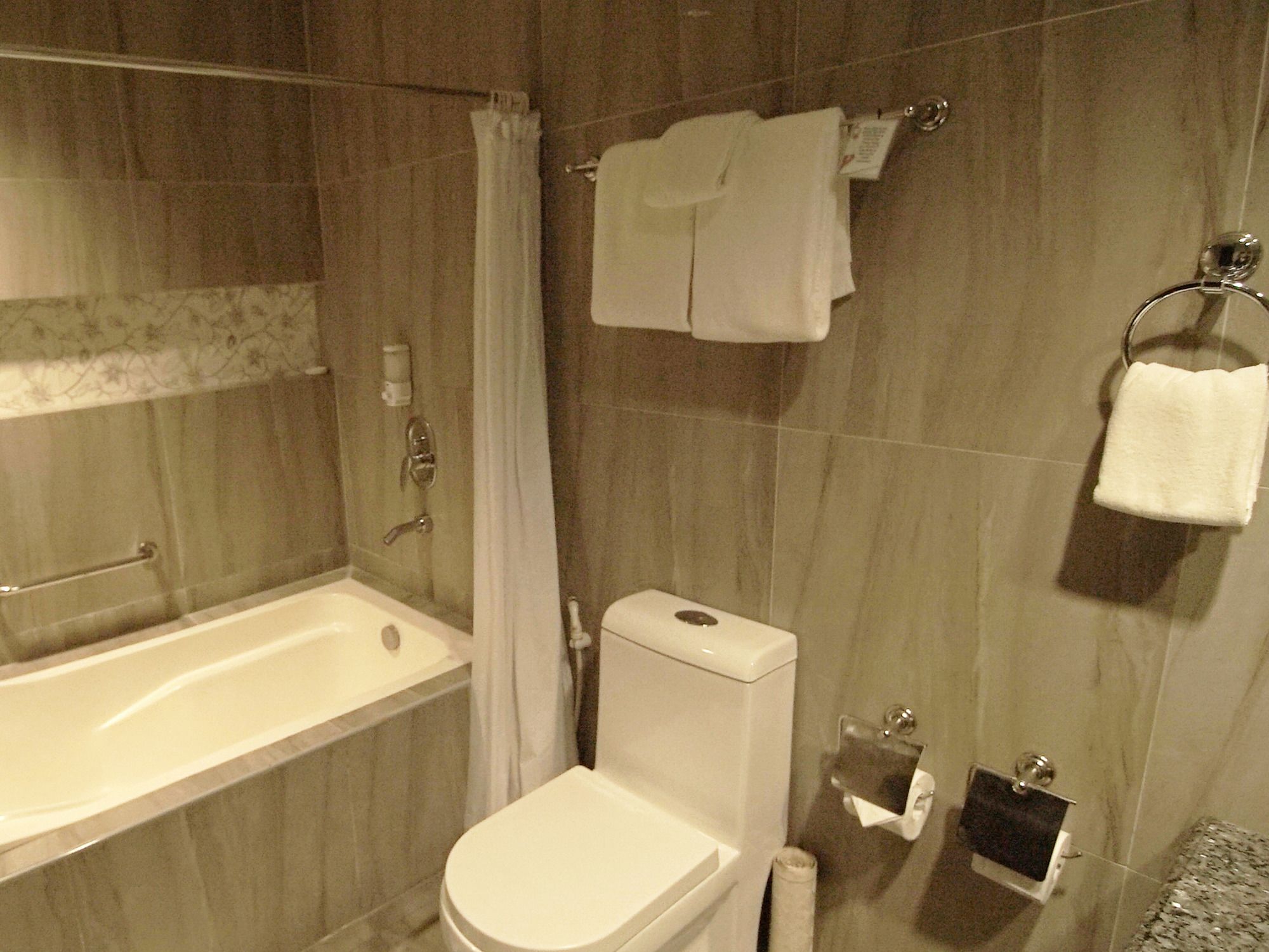 Best Western Hotel La Corona Manila