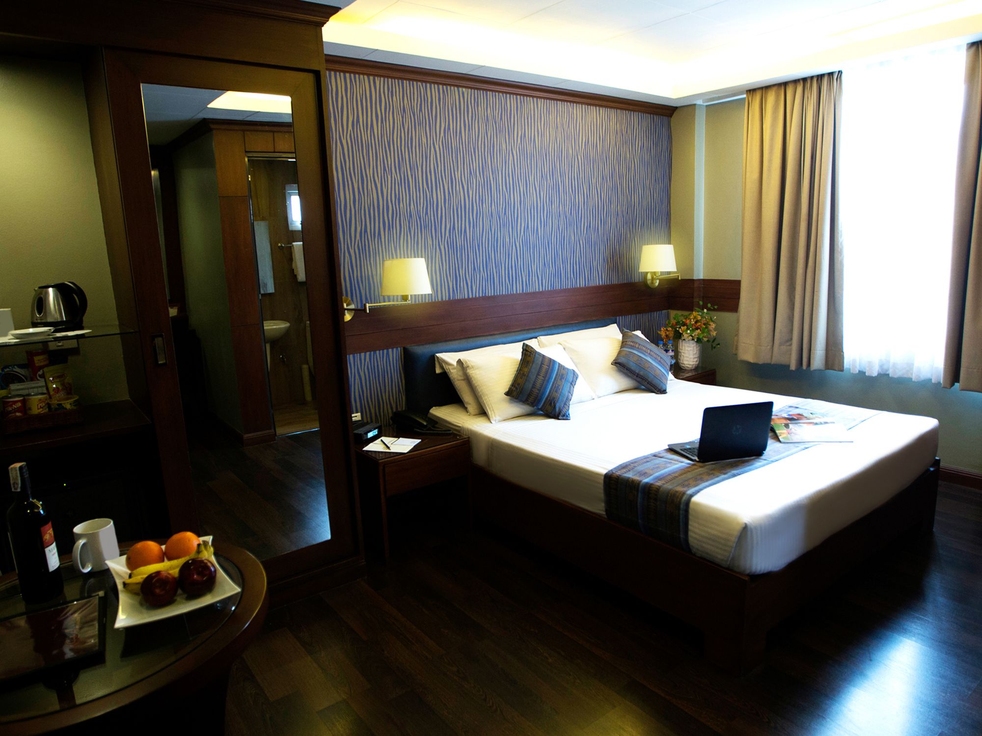 Best Western Hotel La Corona Manila