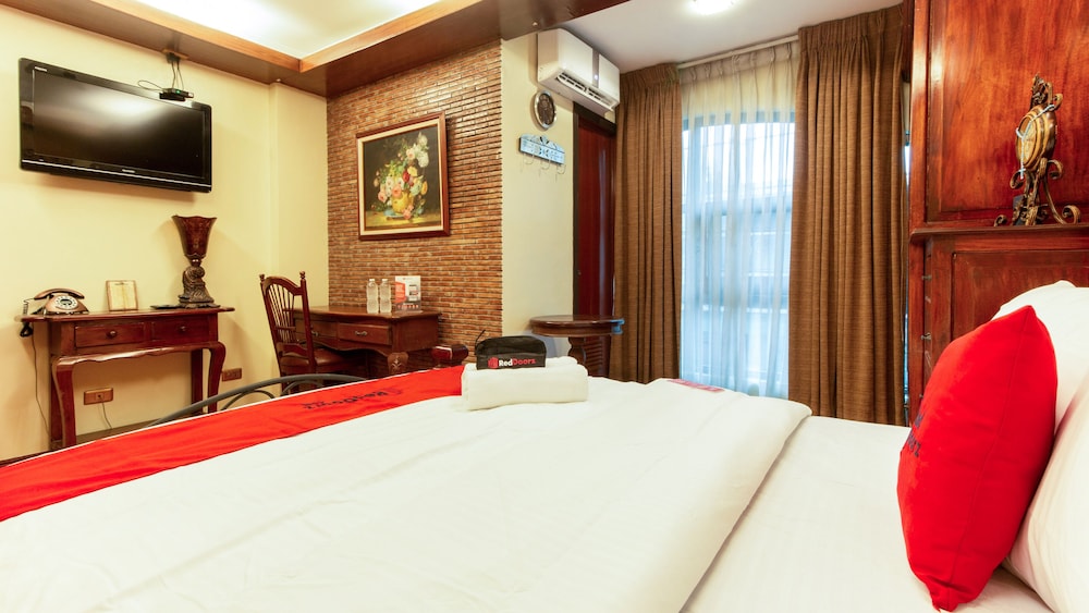 Brickwood Suites by RedDoorz