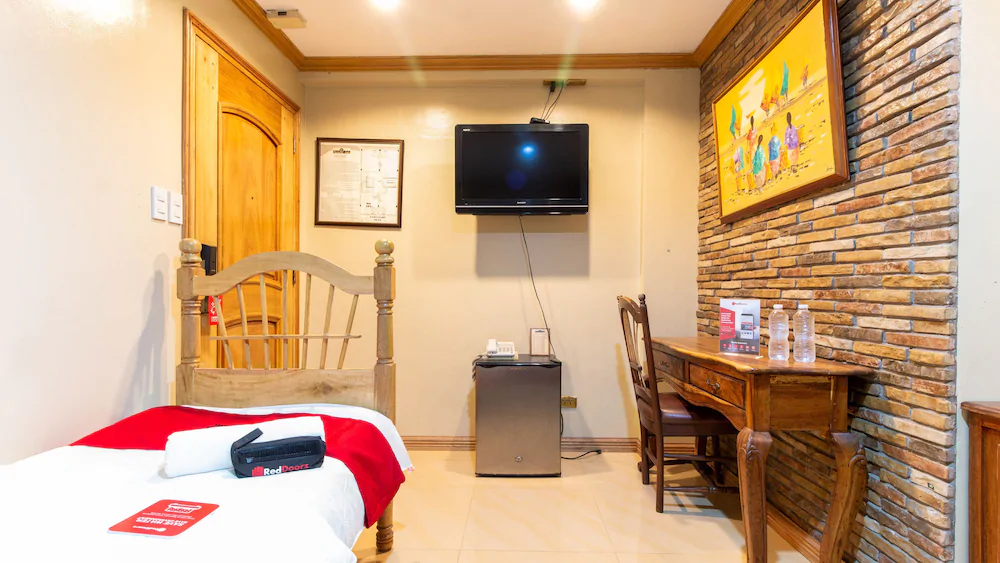 Brickwood Suites by RedDoorz