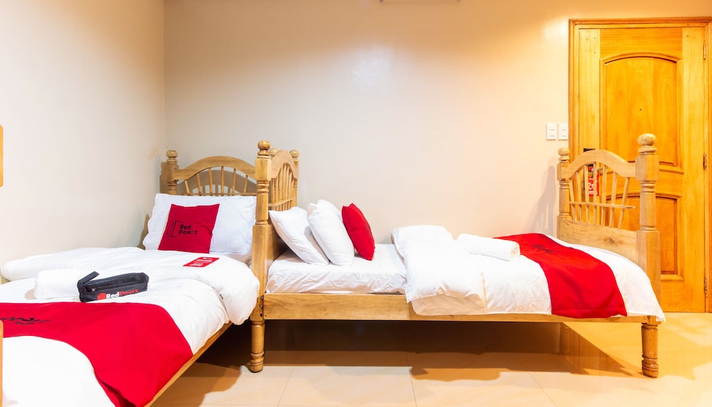 Brickwood Suites by RedDoorz