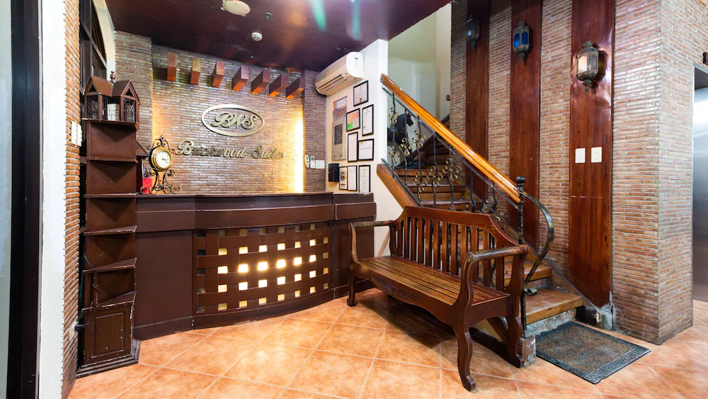 Brickwood Suites by RedDoorz