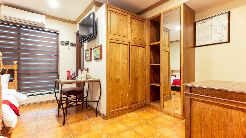 Brickwood Suites by RedDoorz