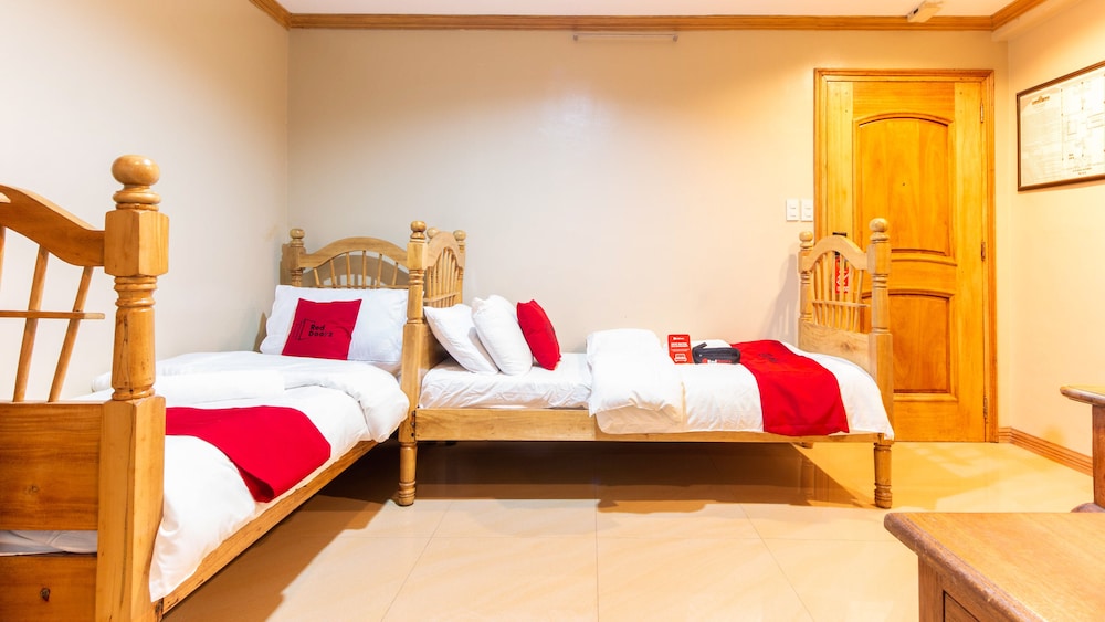Brickwood Suites by RedDoorz