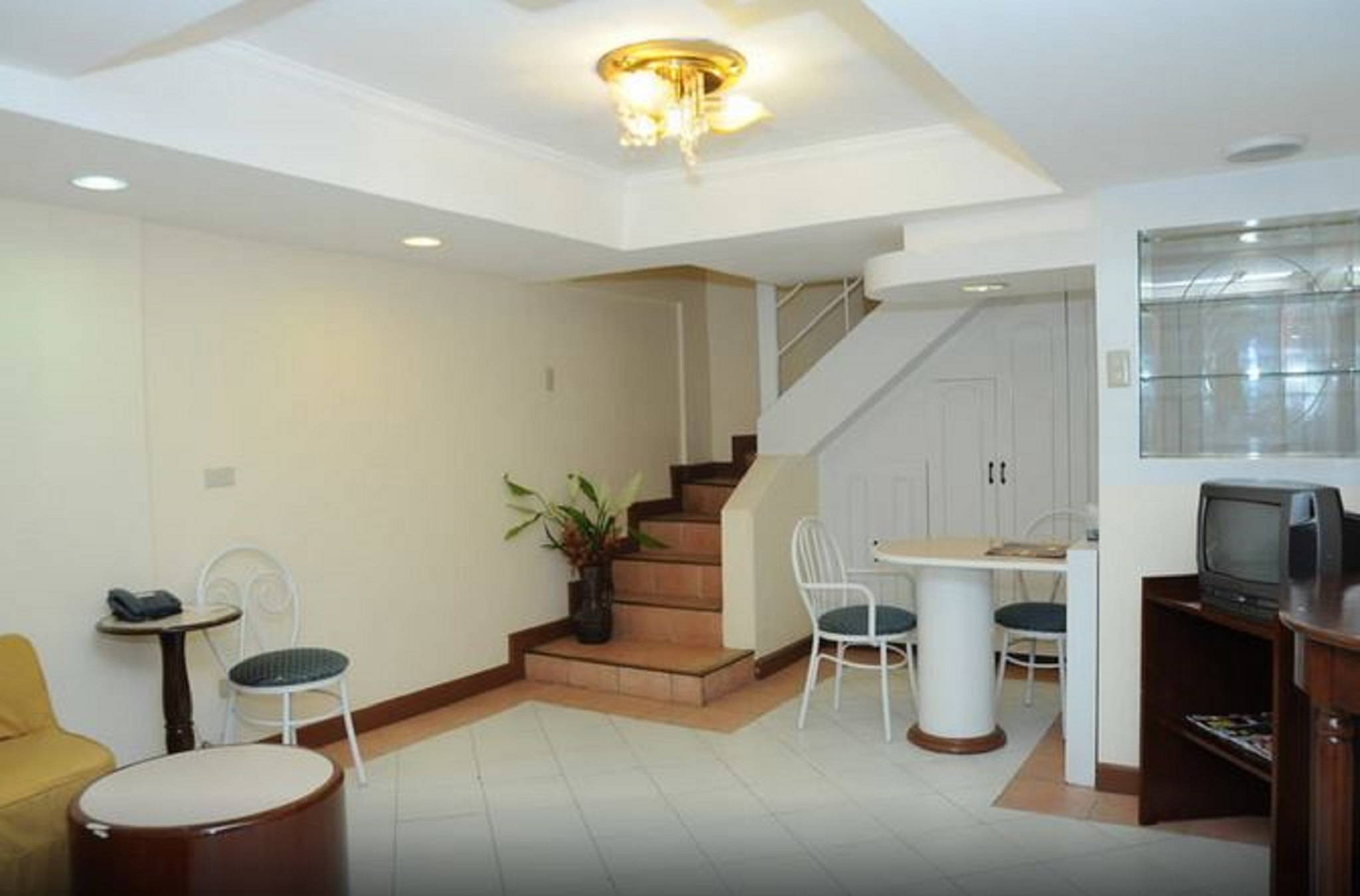 Cherry Blossoms Hotel