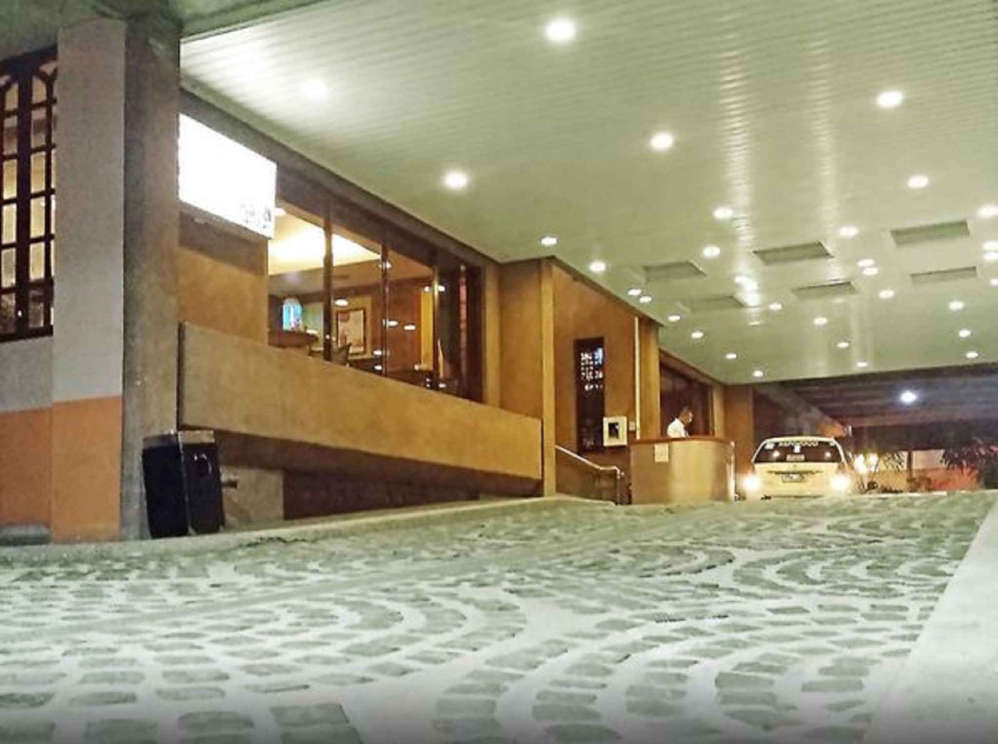Cherry Blossoms Hotel