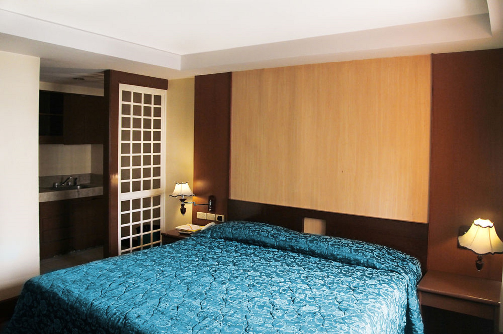 Cherry Blossoms Hotel