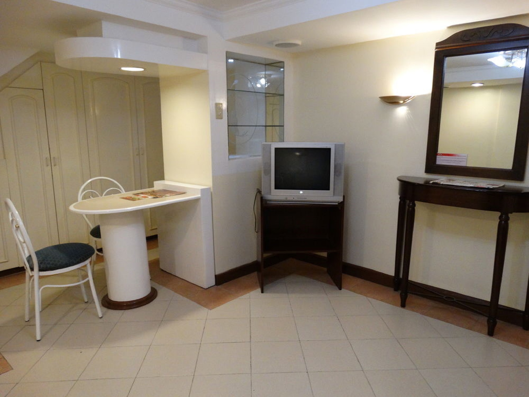 Cherry Blossoms Hotel