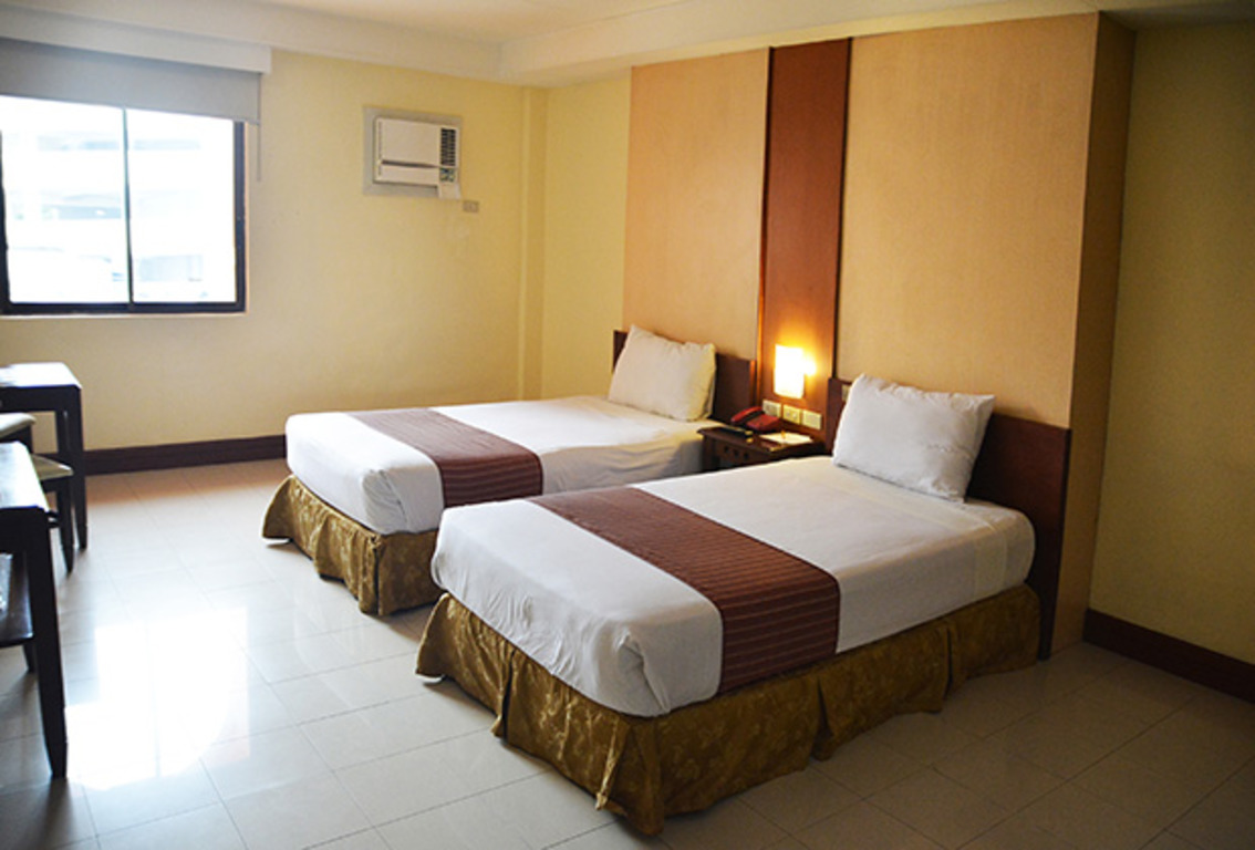 Cherry Blossoms Hotel