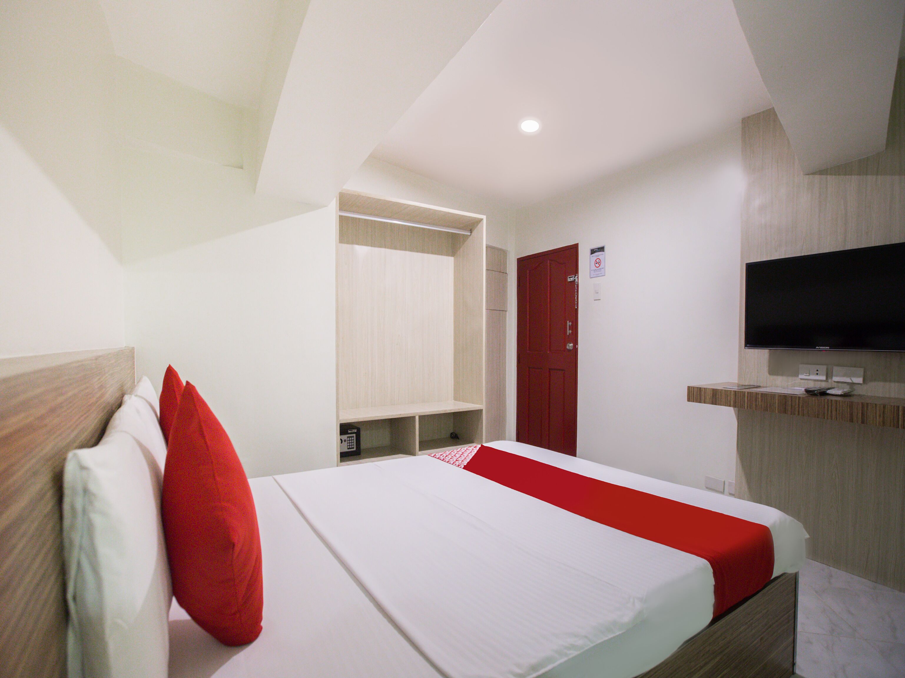 Circuit Hostel by OYO Rooms