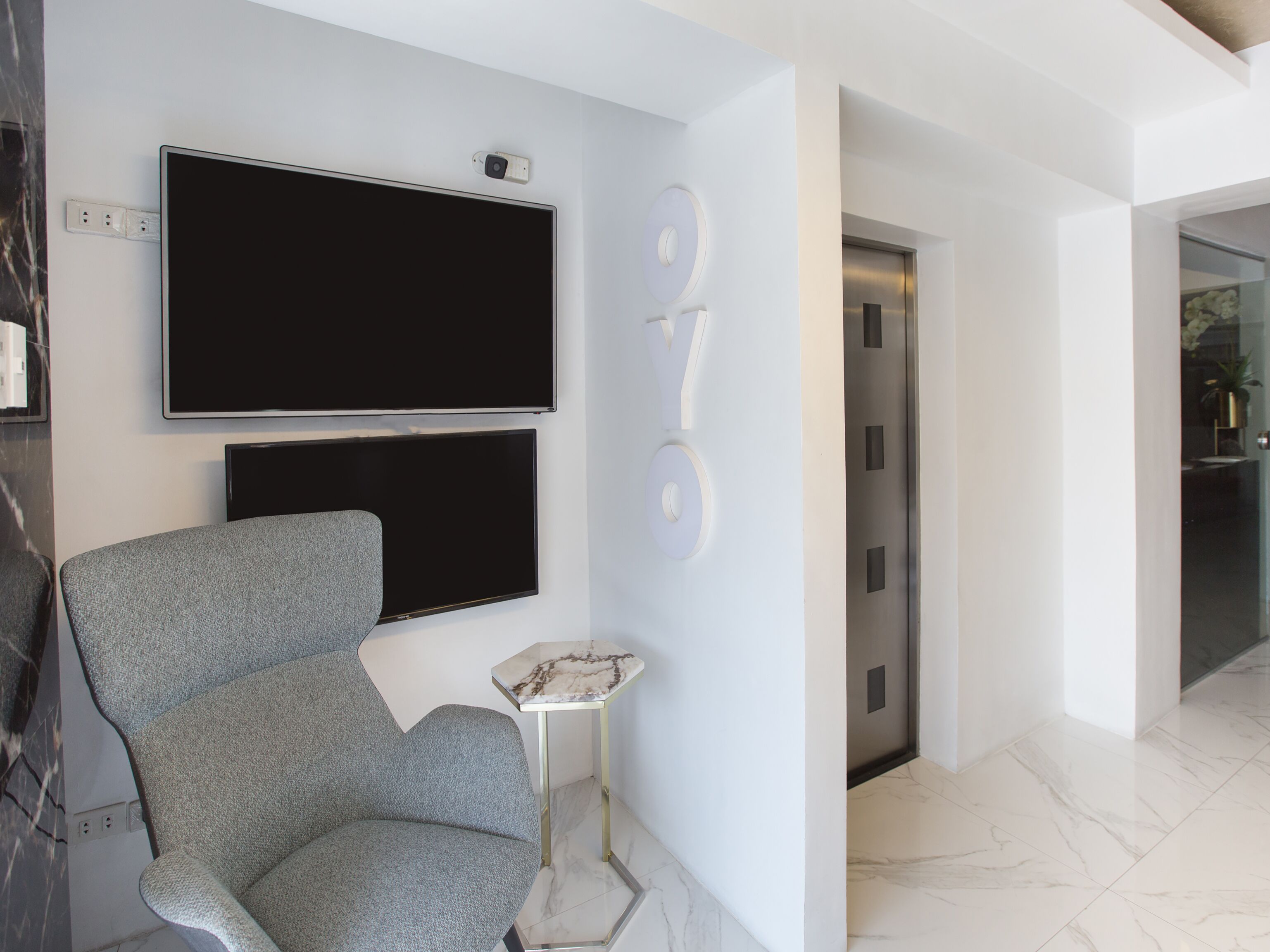 Circuit Hostel by OYO Rooms