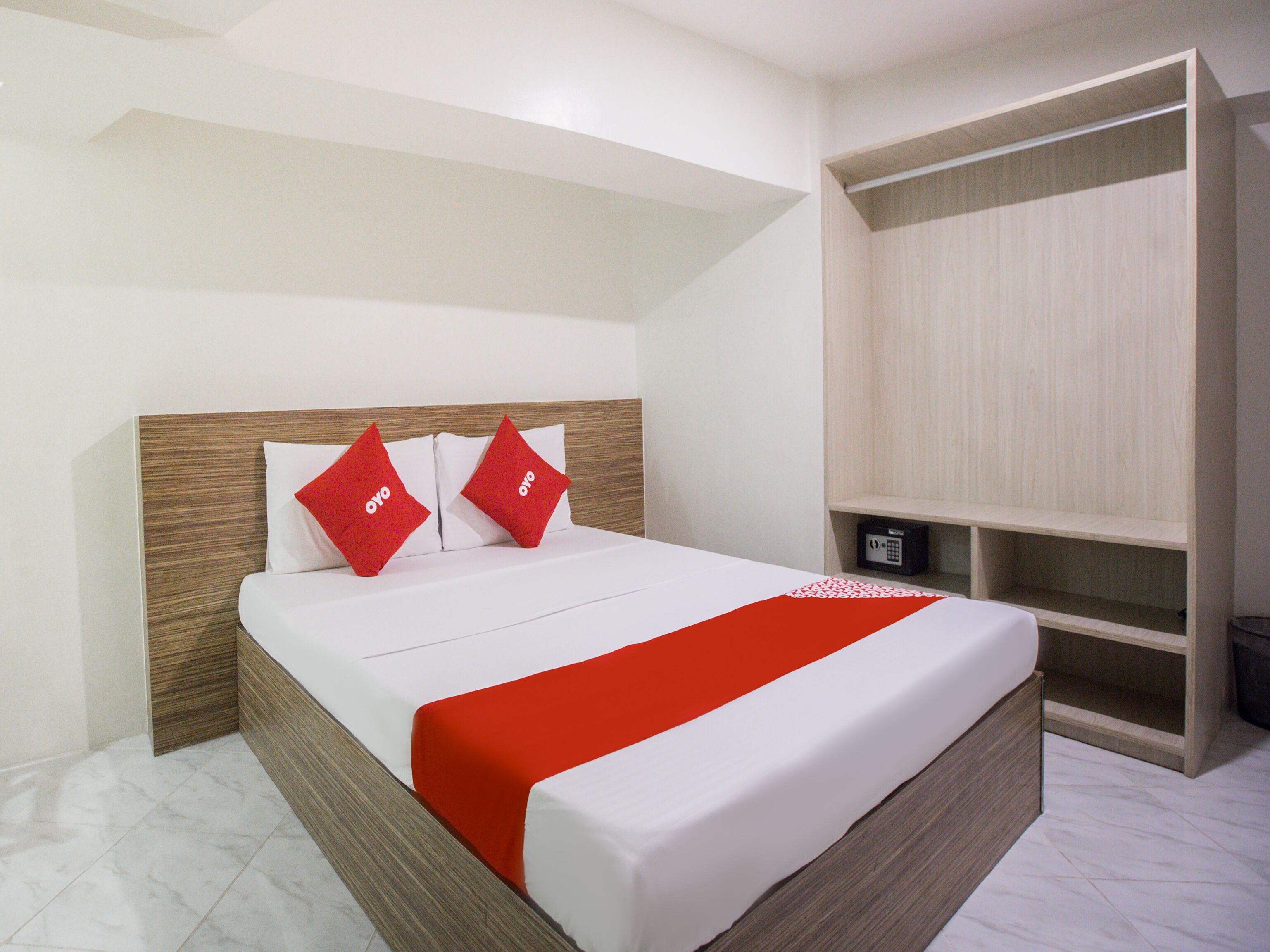 Circuit Hostel by OYO Rooms