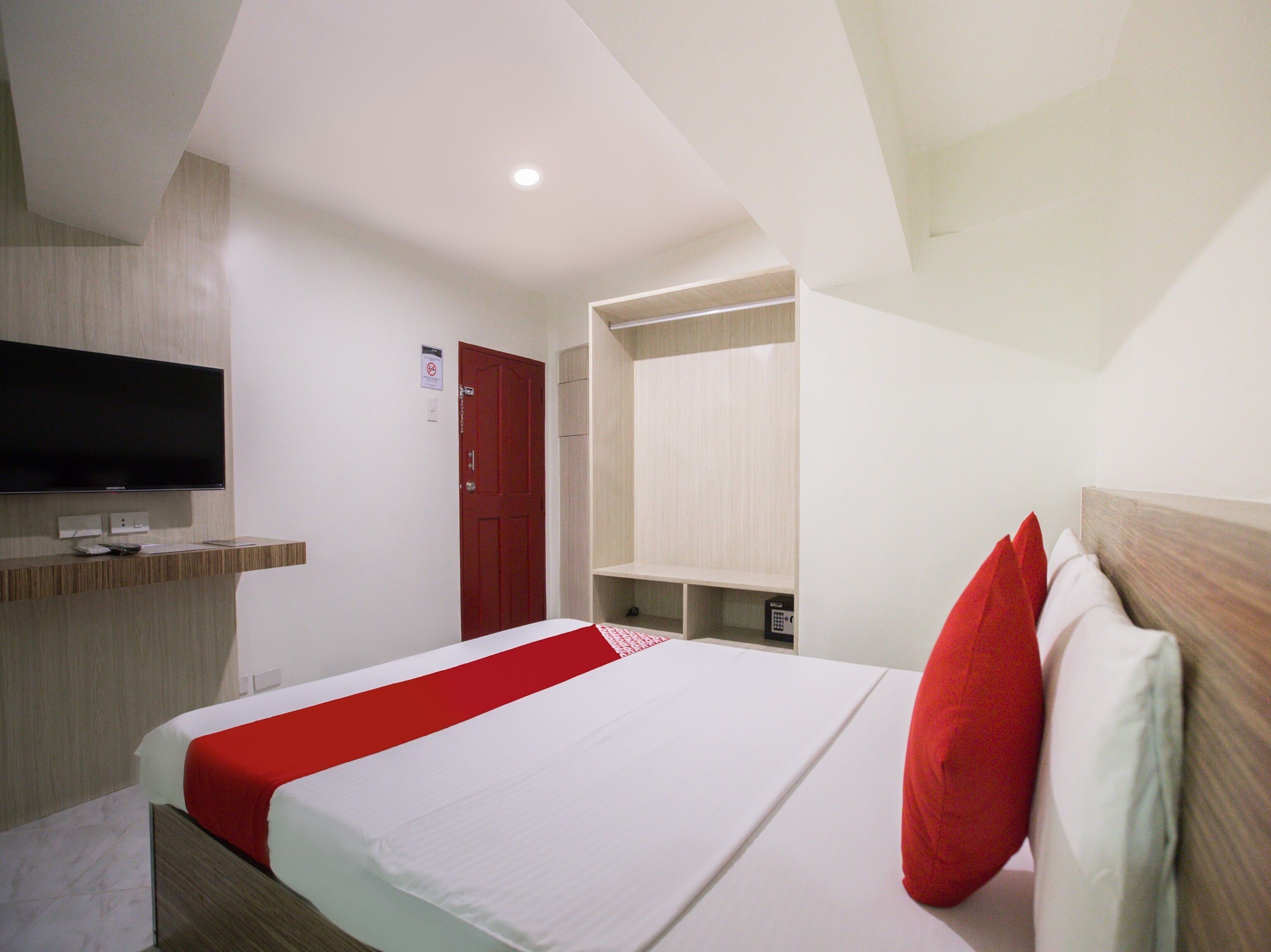Circuit Hostel by OYO Rooms