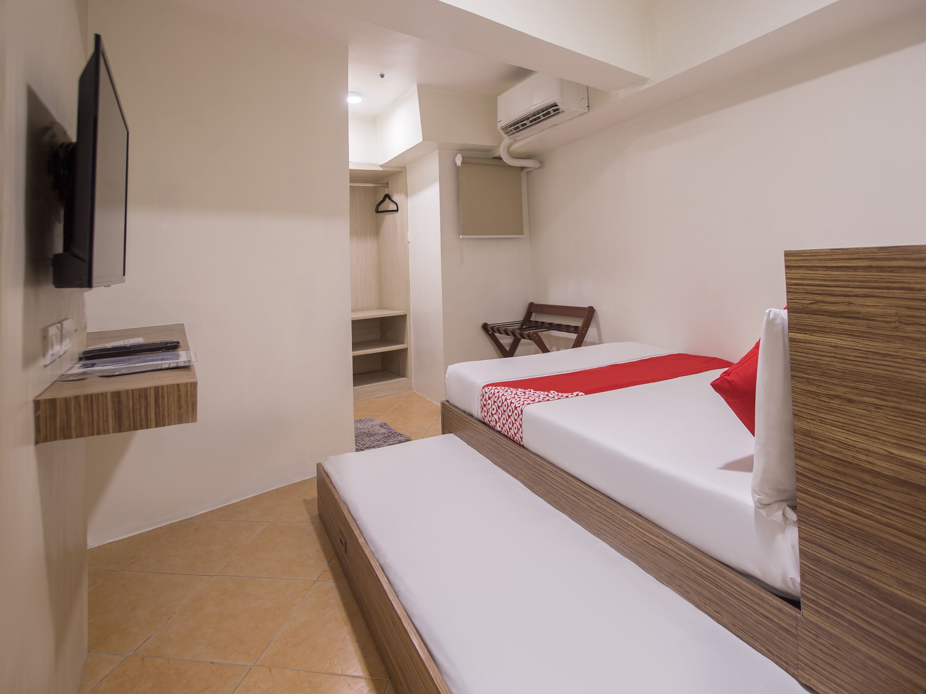 Circuit Hostel by OYO Rooms