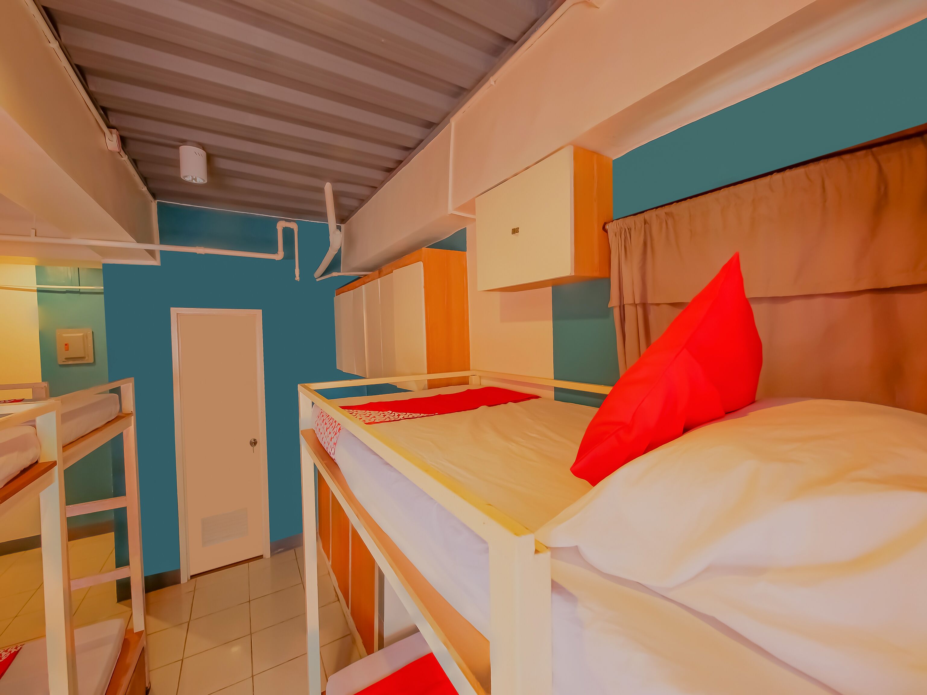 Crowne One Condo by Oyo Rooms