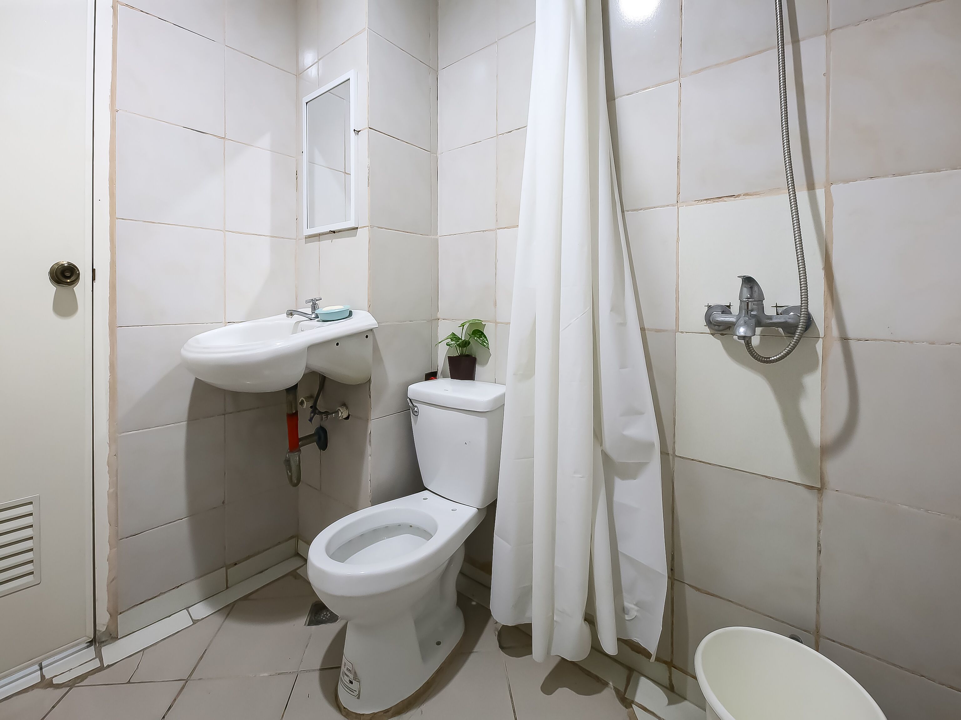 Crowne One Condo by Oyo Rooms