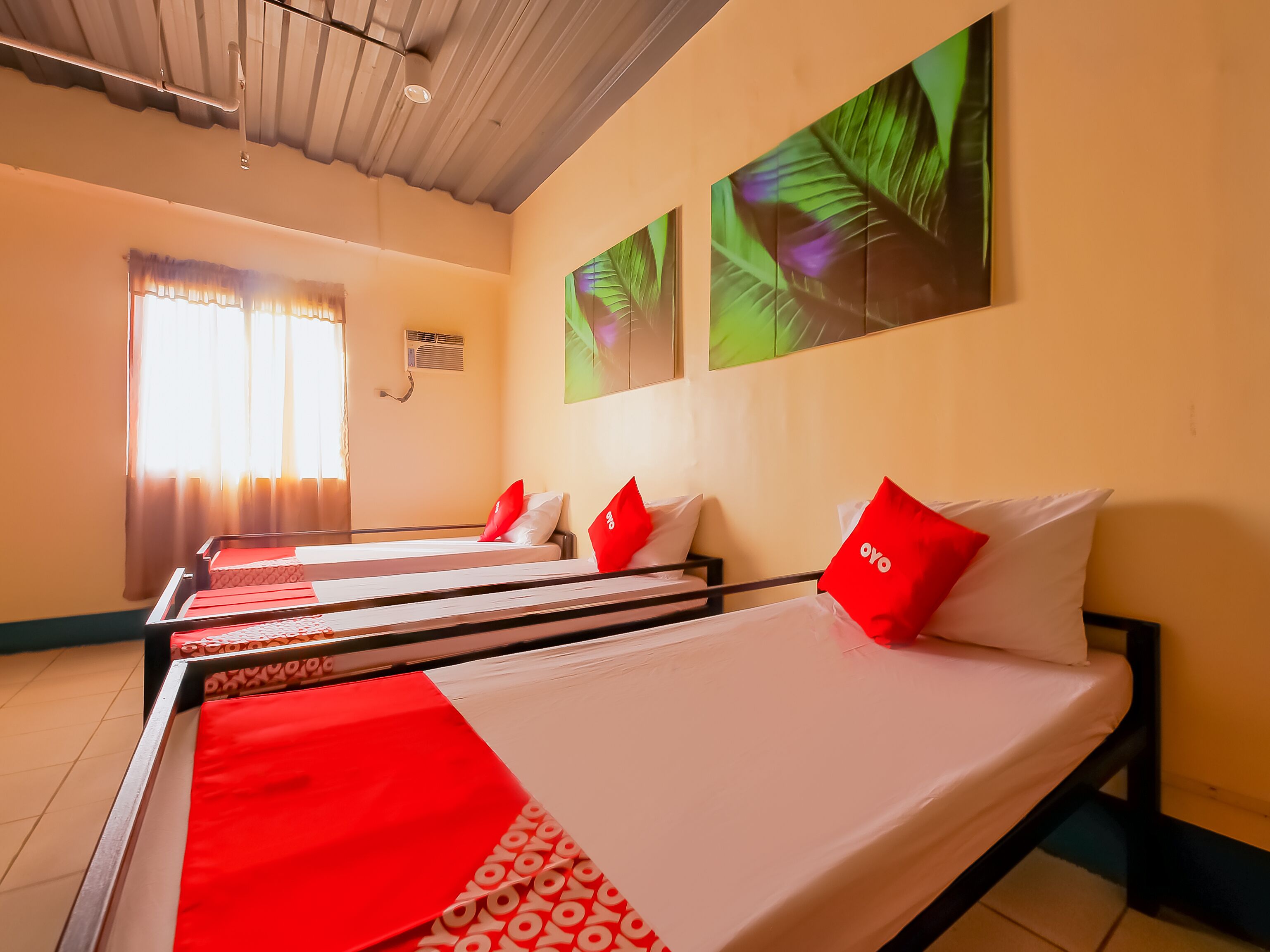 Crowne One Condo by Oyo Rooms