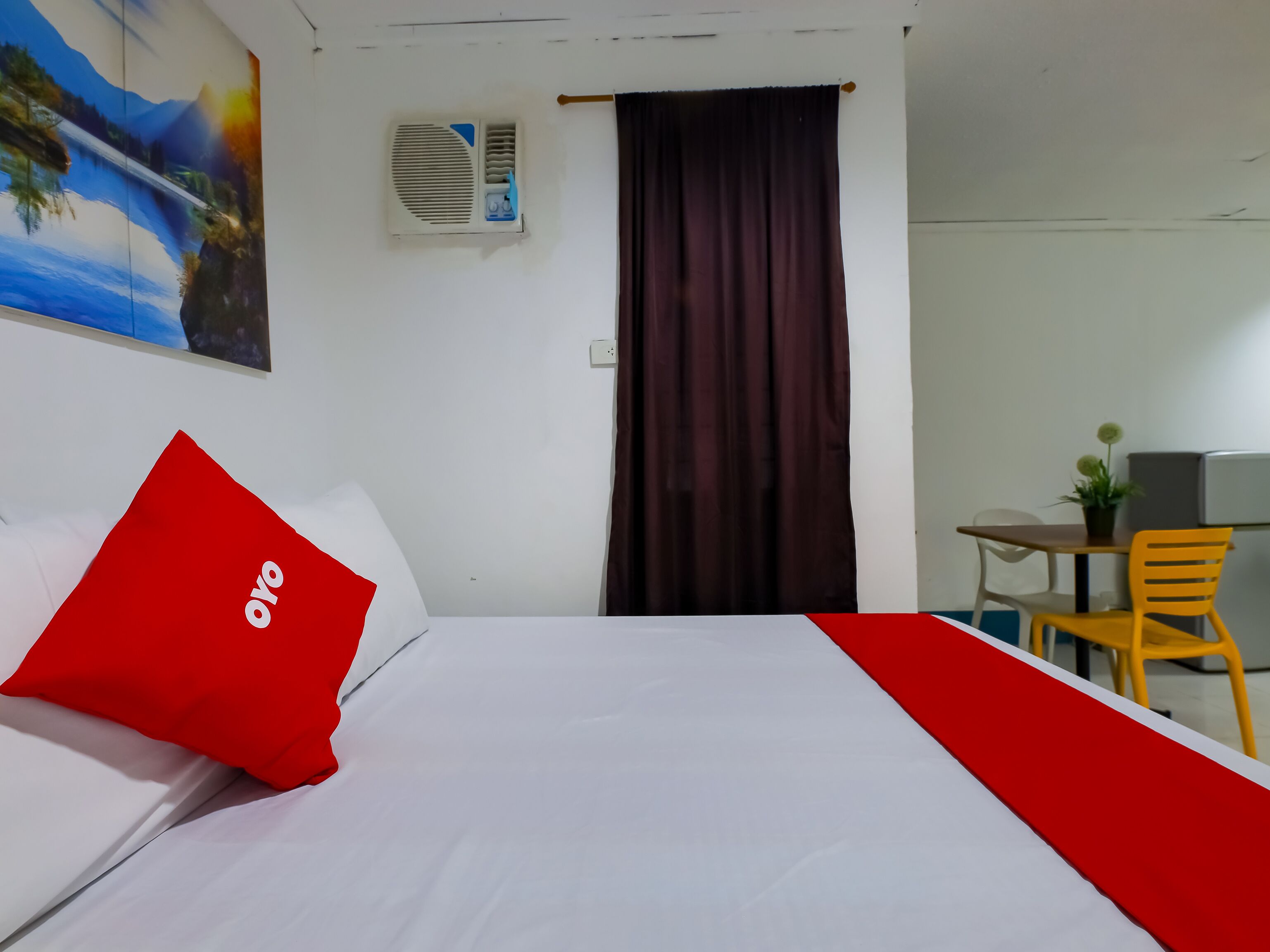 Crowne One Condo by Oyo Rooms