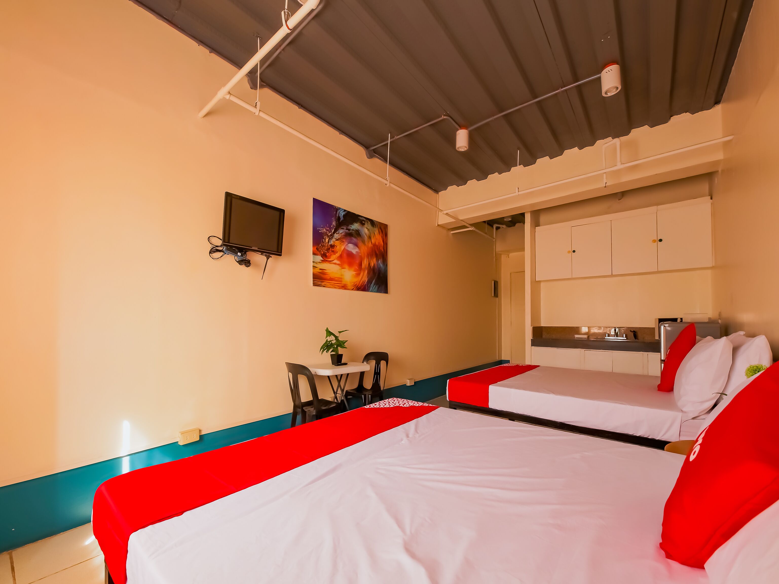 Crowne One Condo by Oyo Rooms
