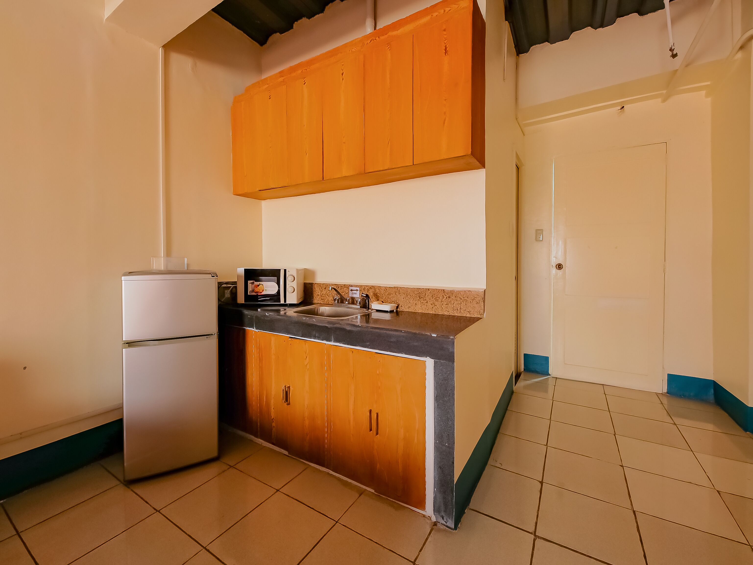 Crowne One Condo by Oyo Rooms
