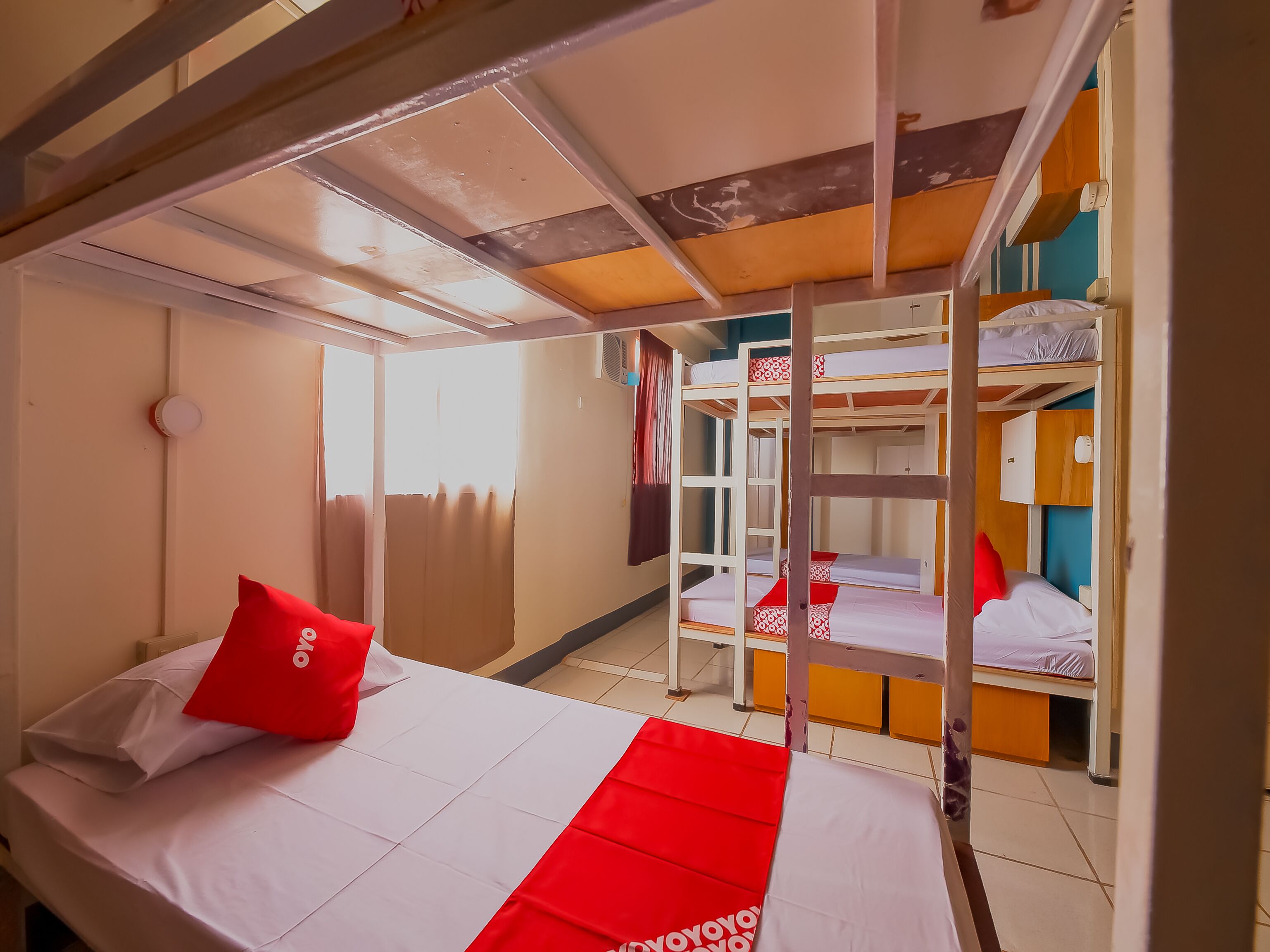 Crowne One Condo by Oyo Rooms