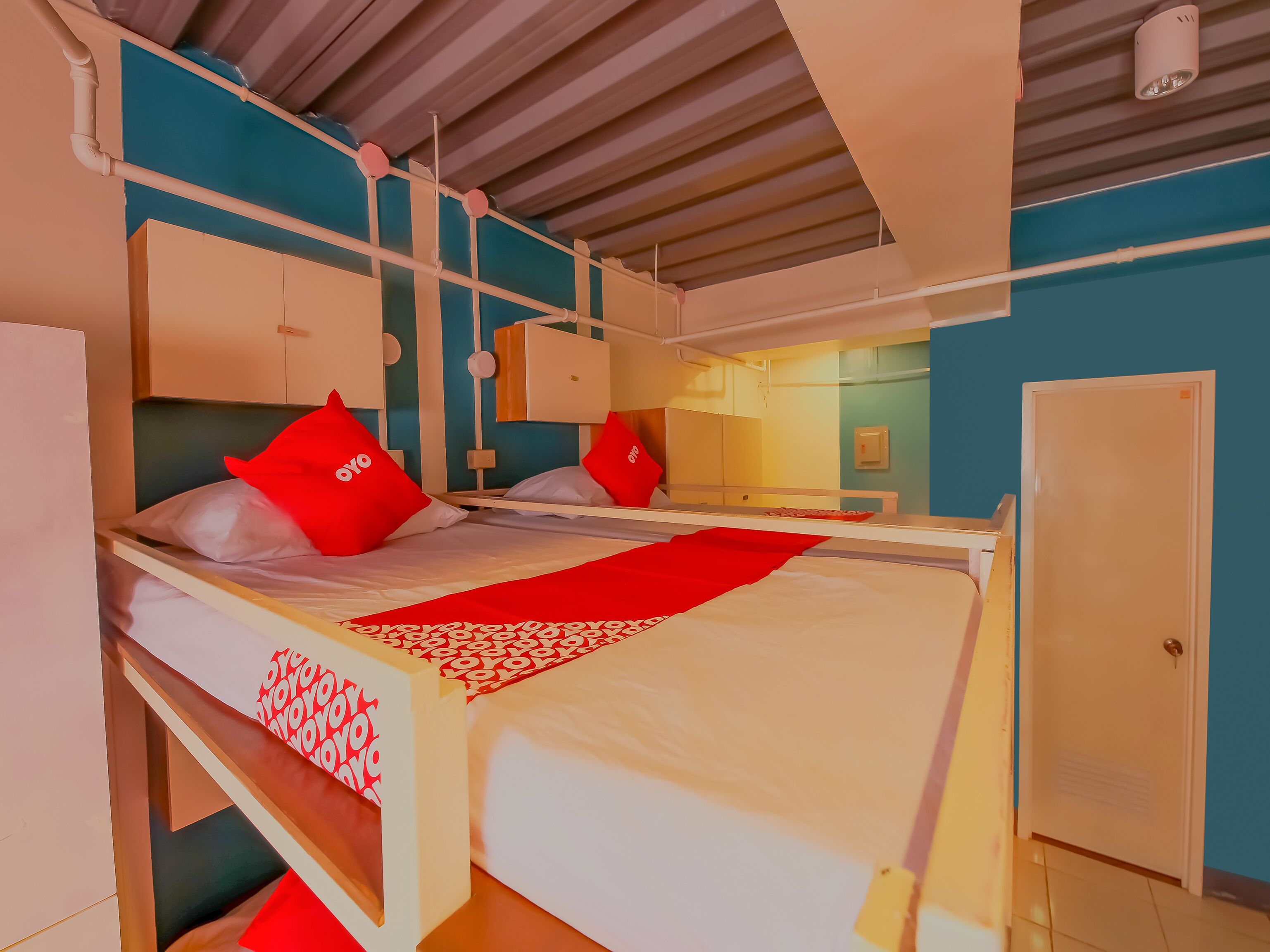 Crowne One Condo by Oyo Rooms