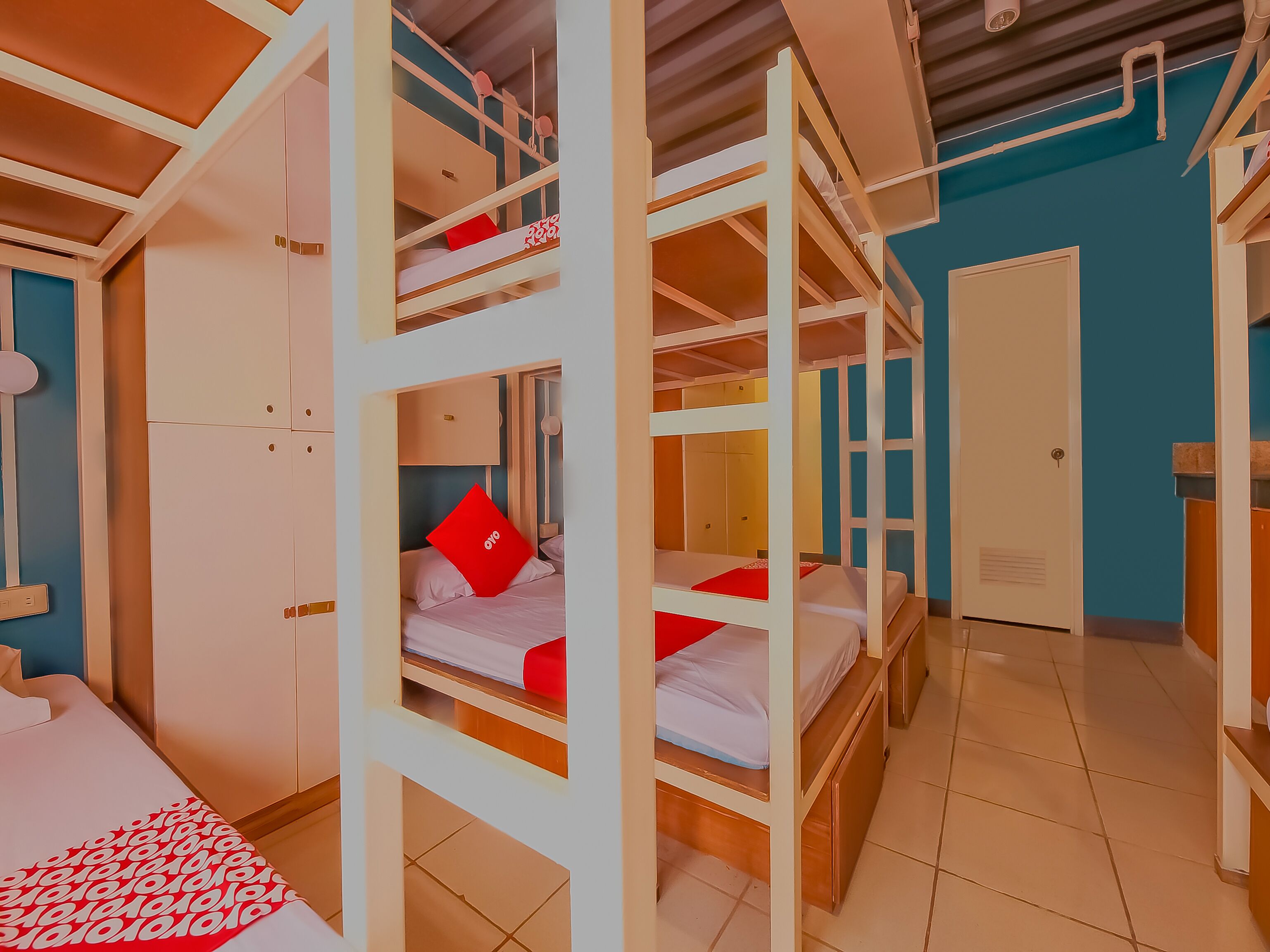 Crowne One Condo by Oyo Rooms