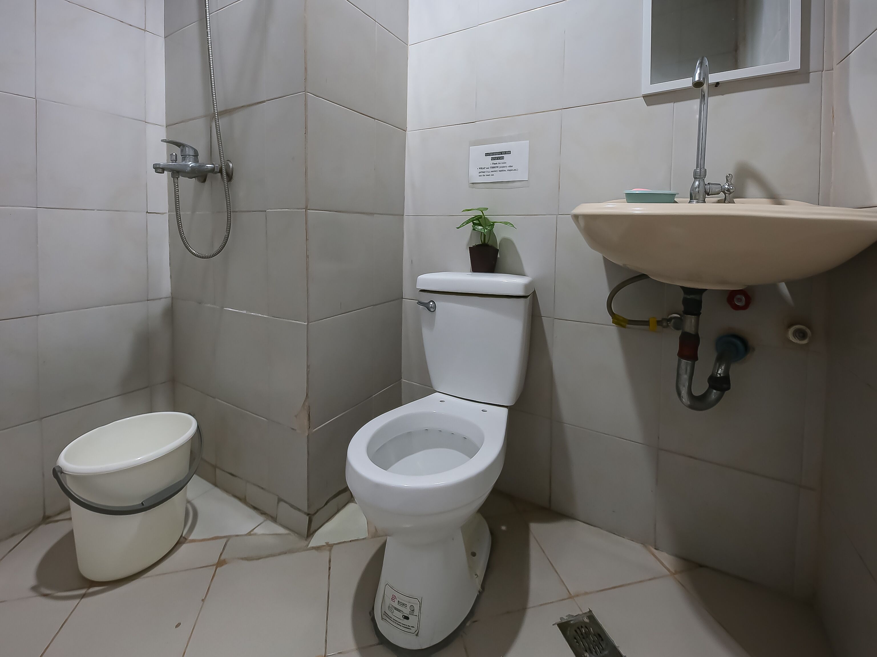 Crowne One Condo by Oyo Rooms