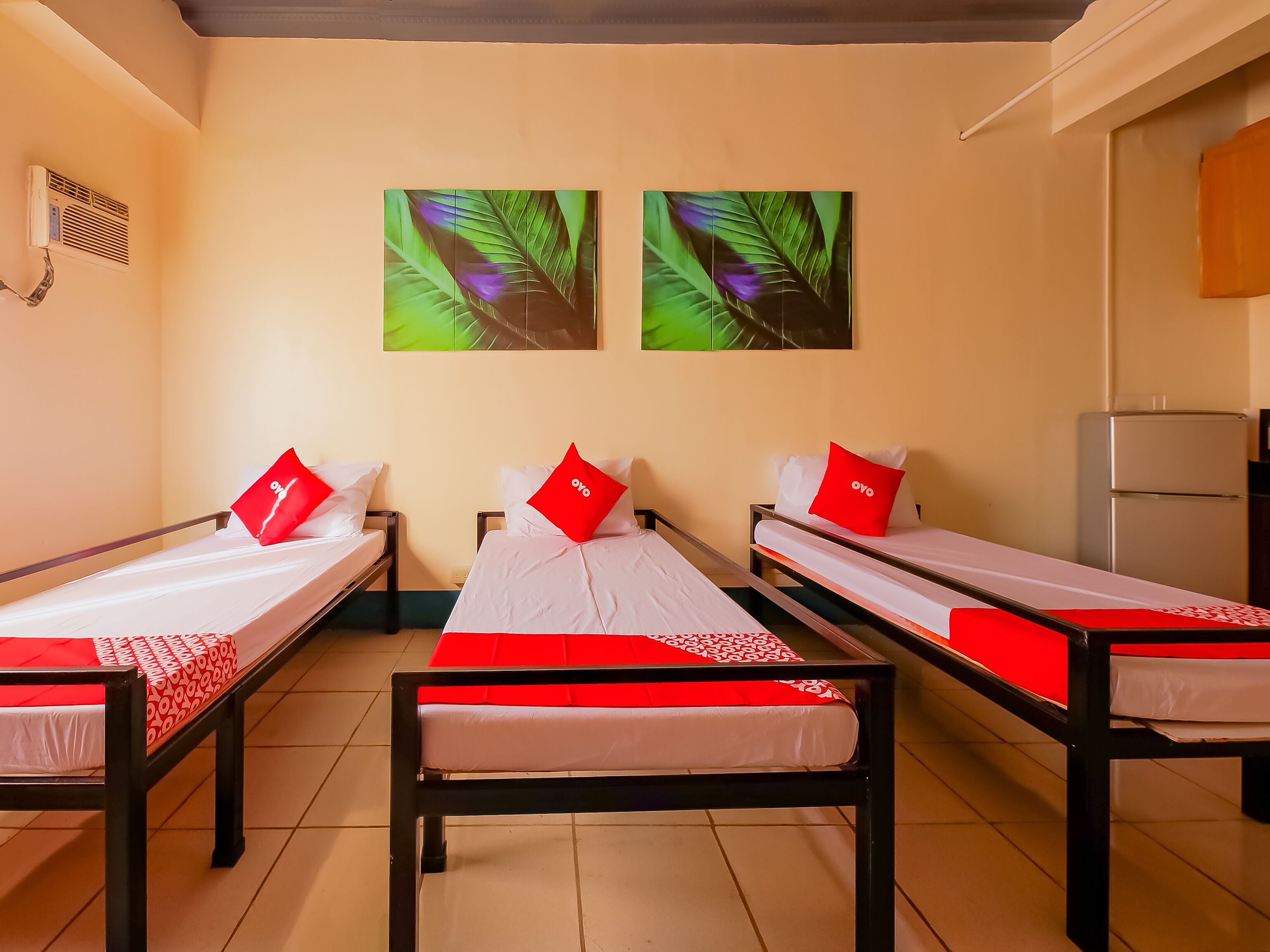 Crowne One Condo by Oyo Rooms