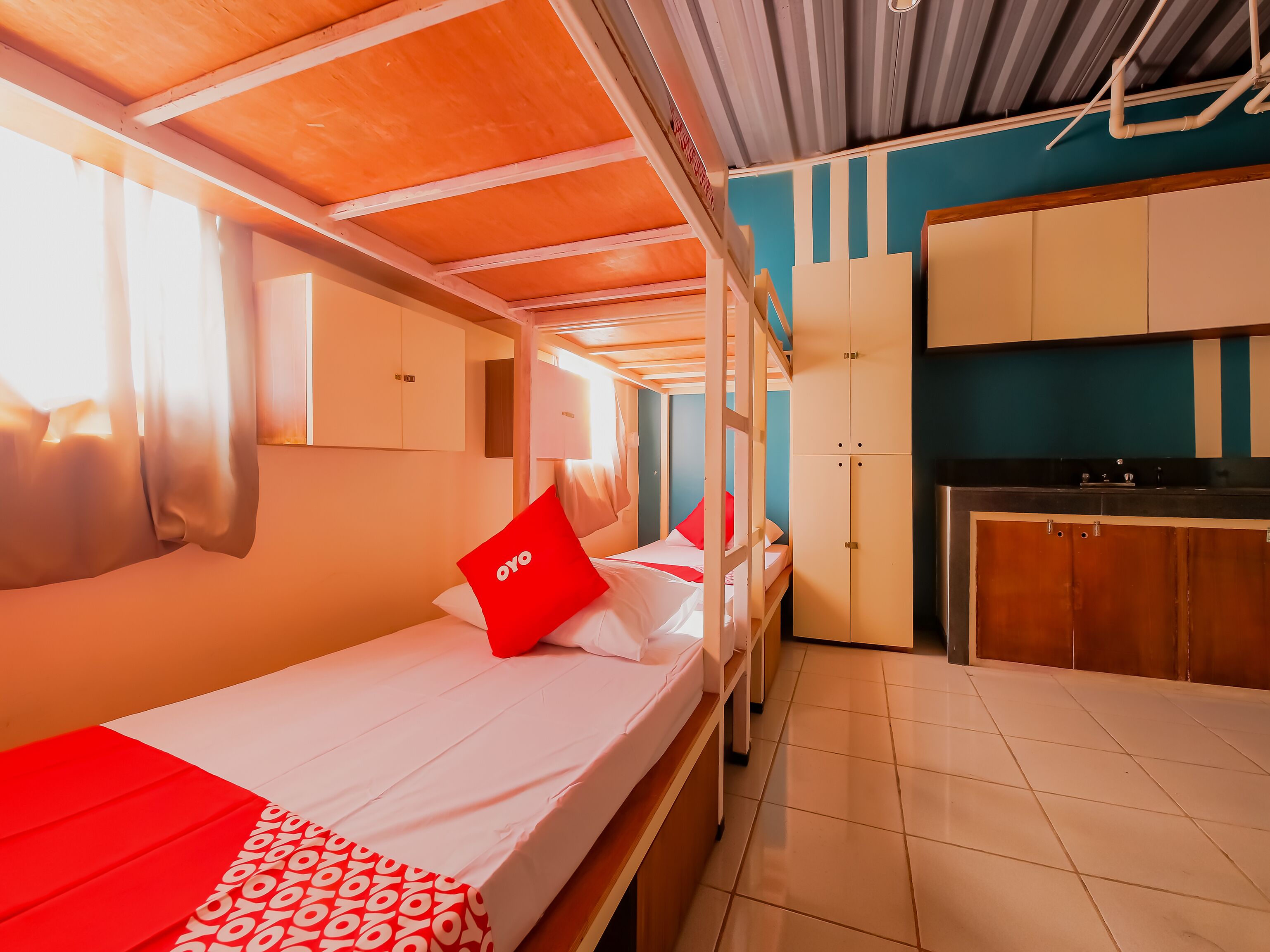 Crowne One Condo by Oyo Rooms