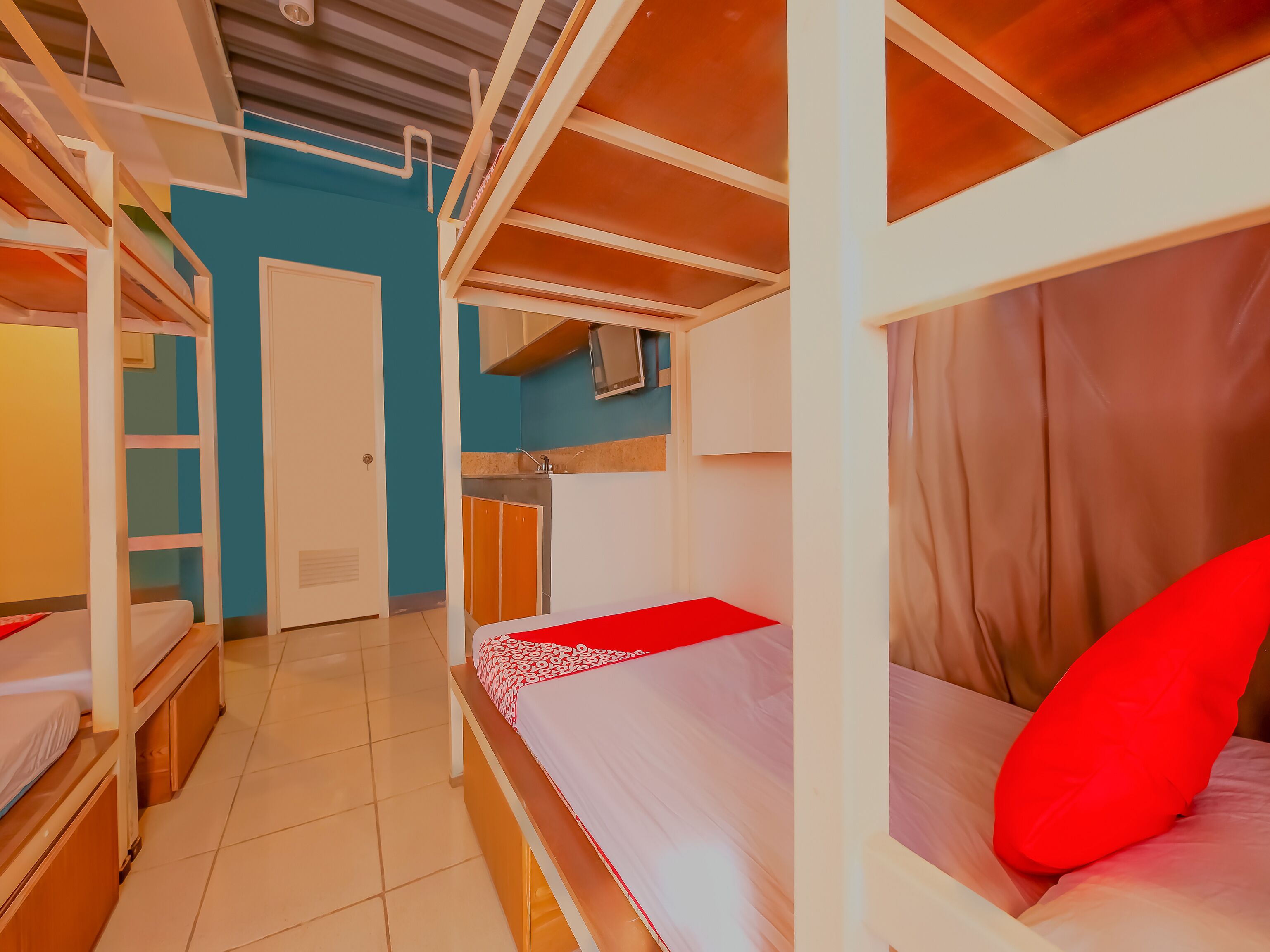 Crowne One Condo by Oyo Rooms