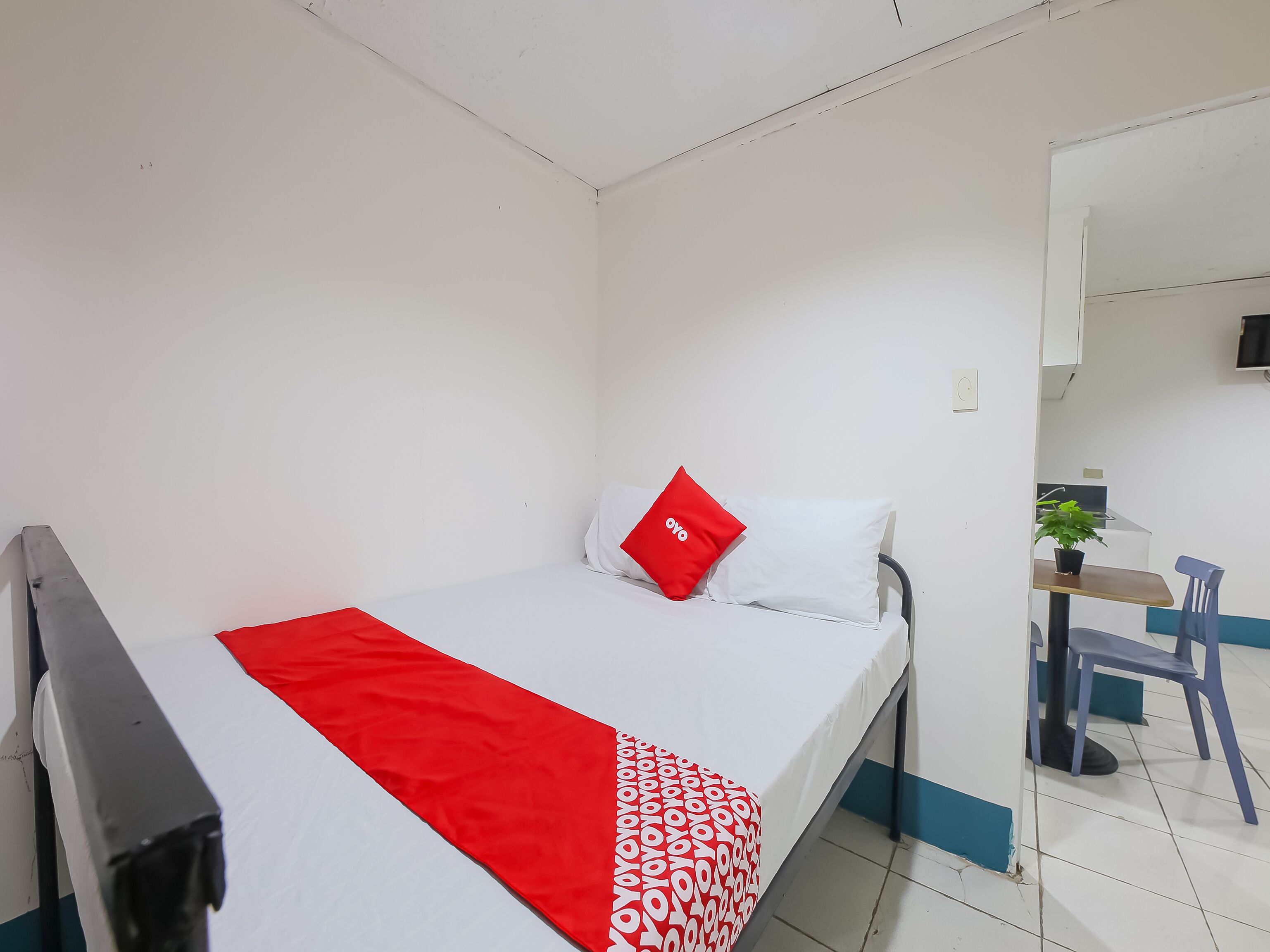 Crowne One Condo by Oyo Rooms