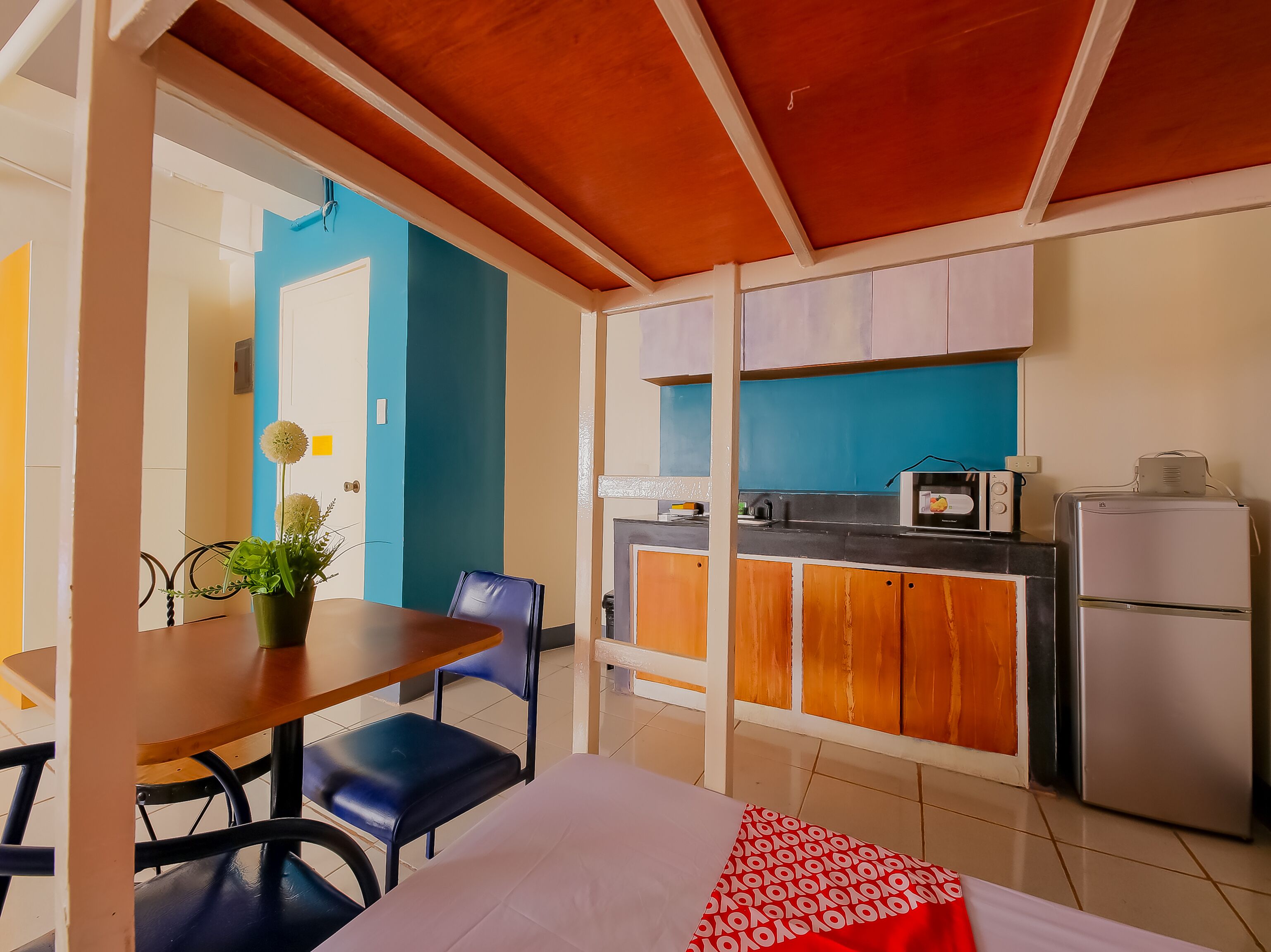 Crowne One Condo by Oyo Rooms