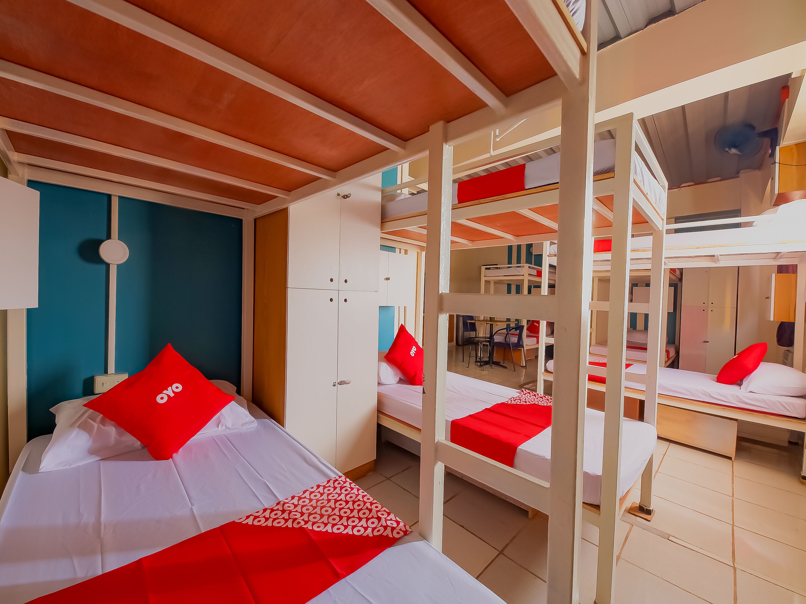 Crowne One Condo by Oyo Rooms