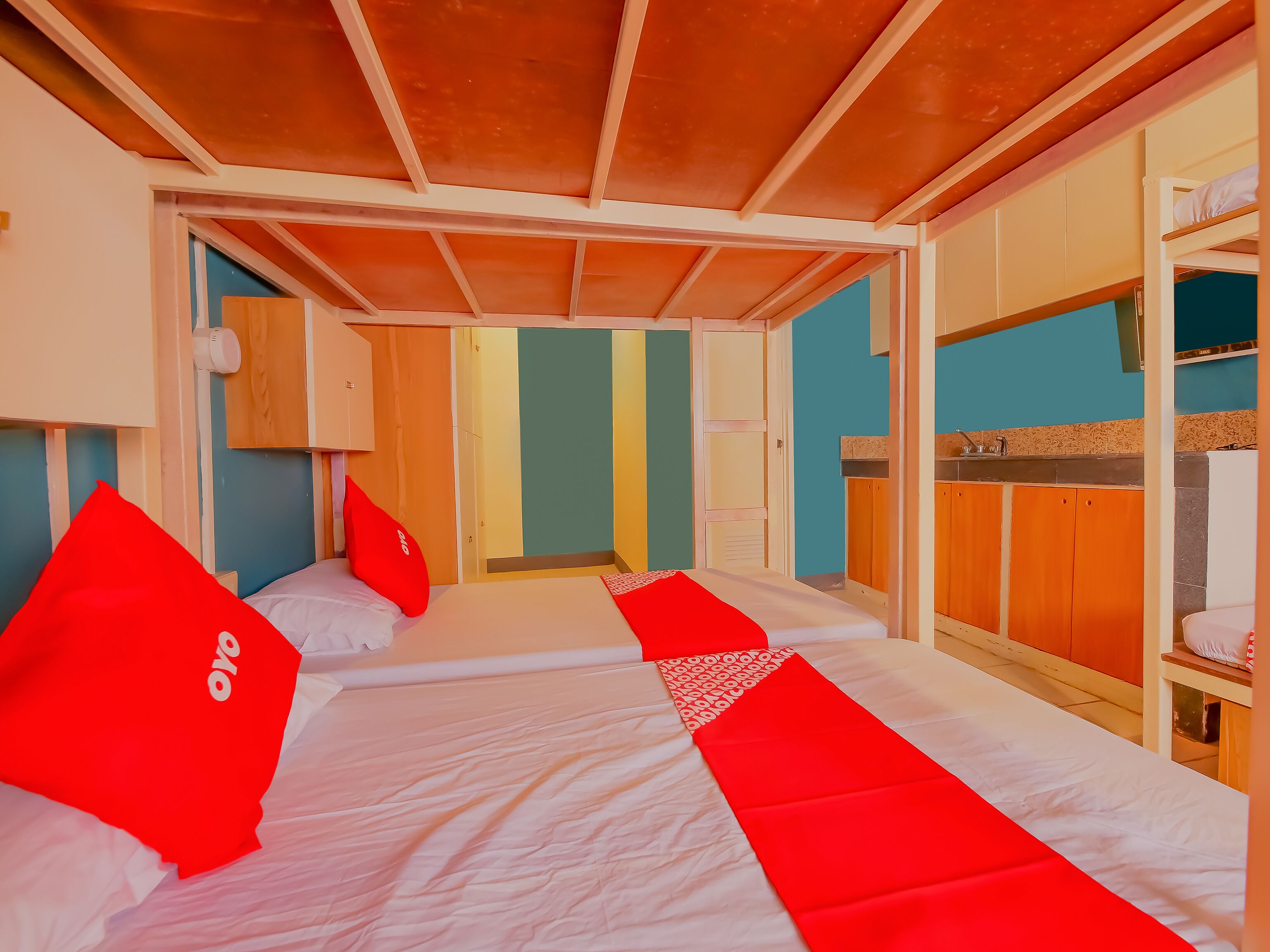 Crowne One Condo by Oyo Rooms