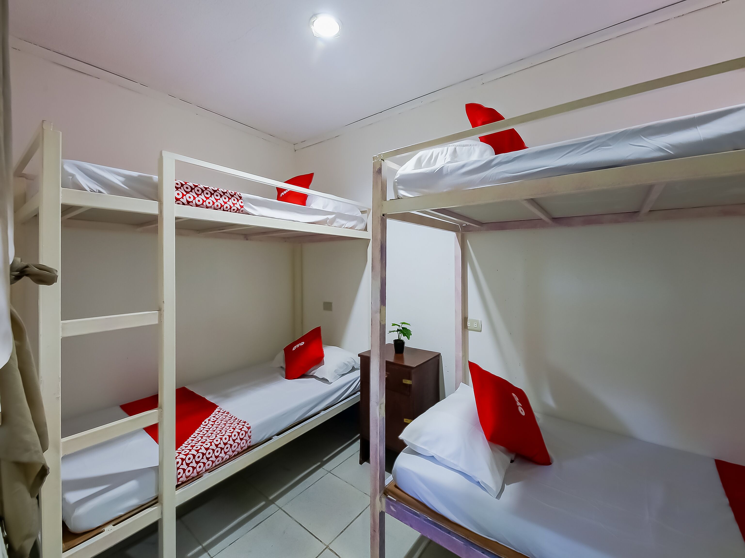 Crowne One Condo by Oyo Rooms