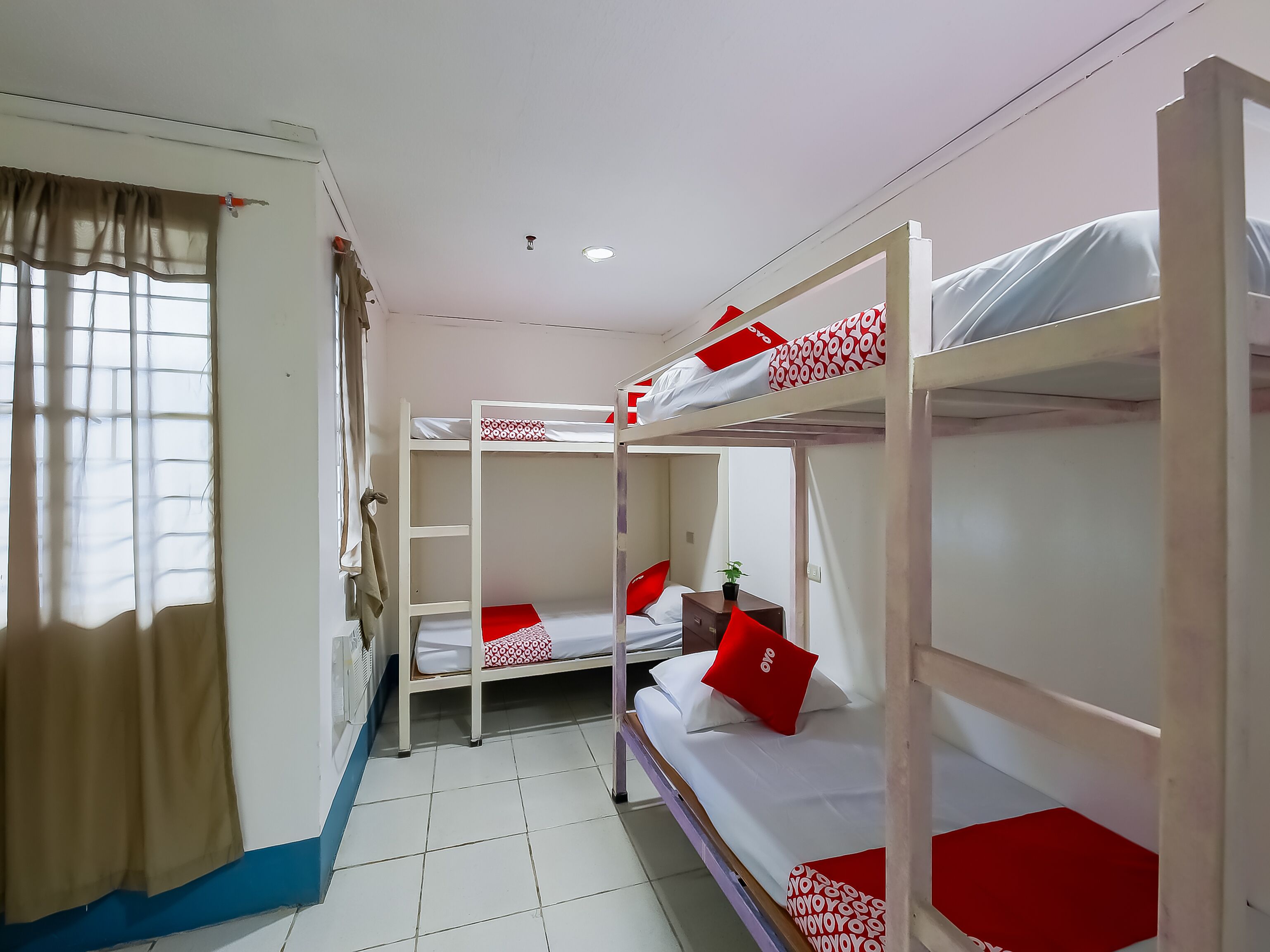 Crowne One Condo by Oyo Rooms