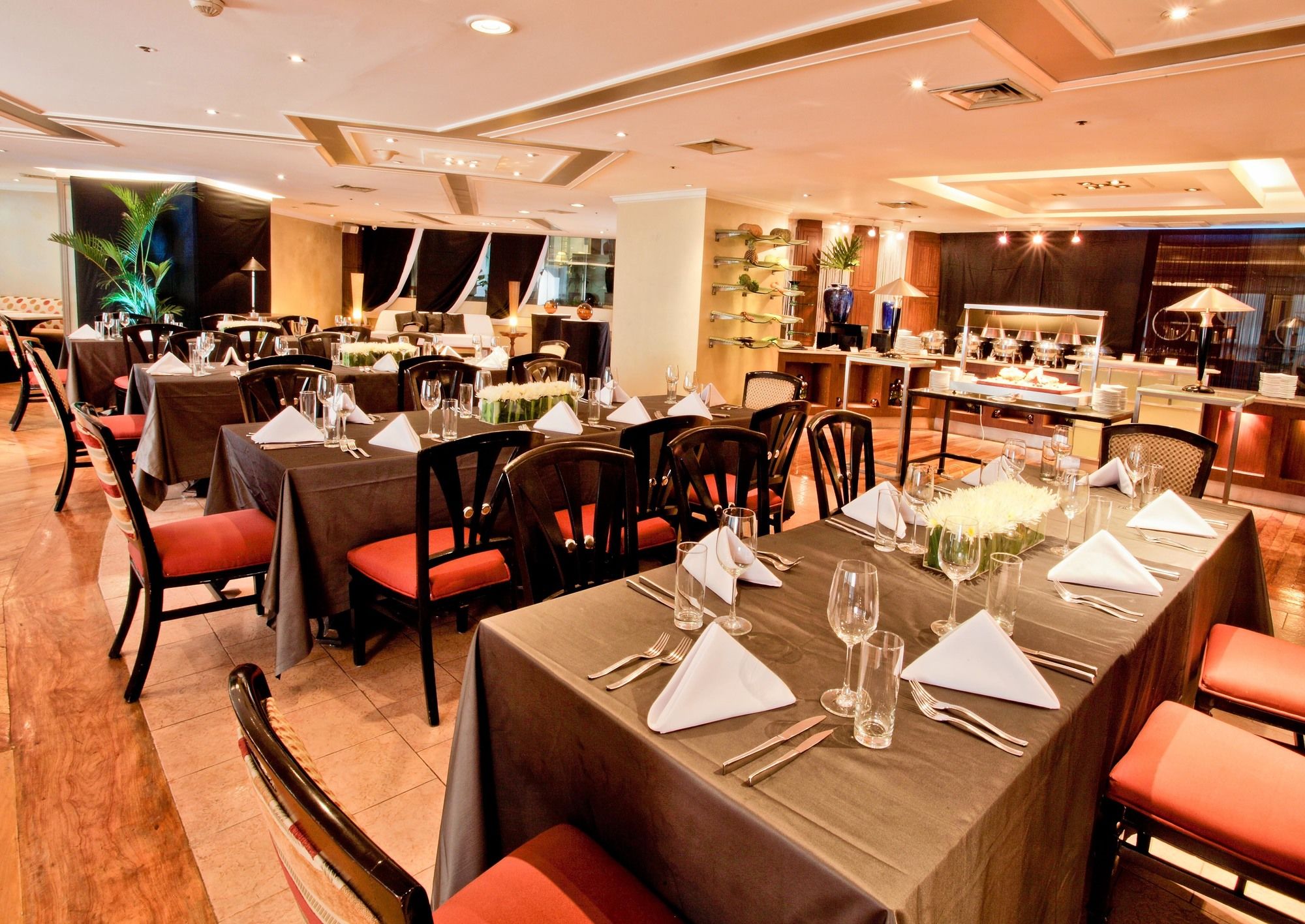 Discovery Suites