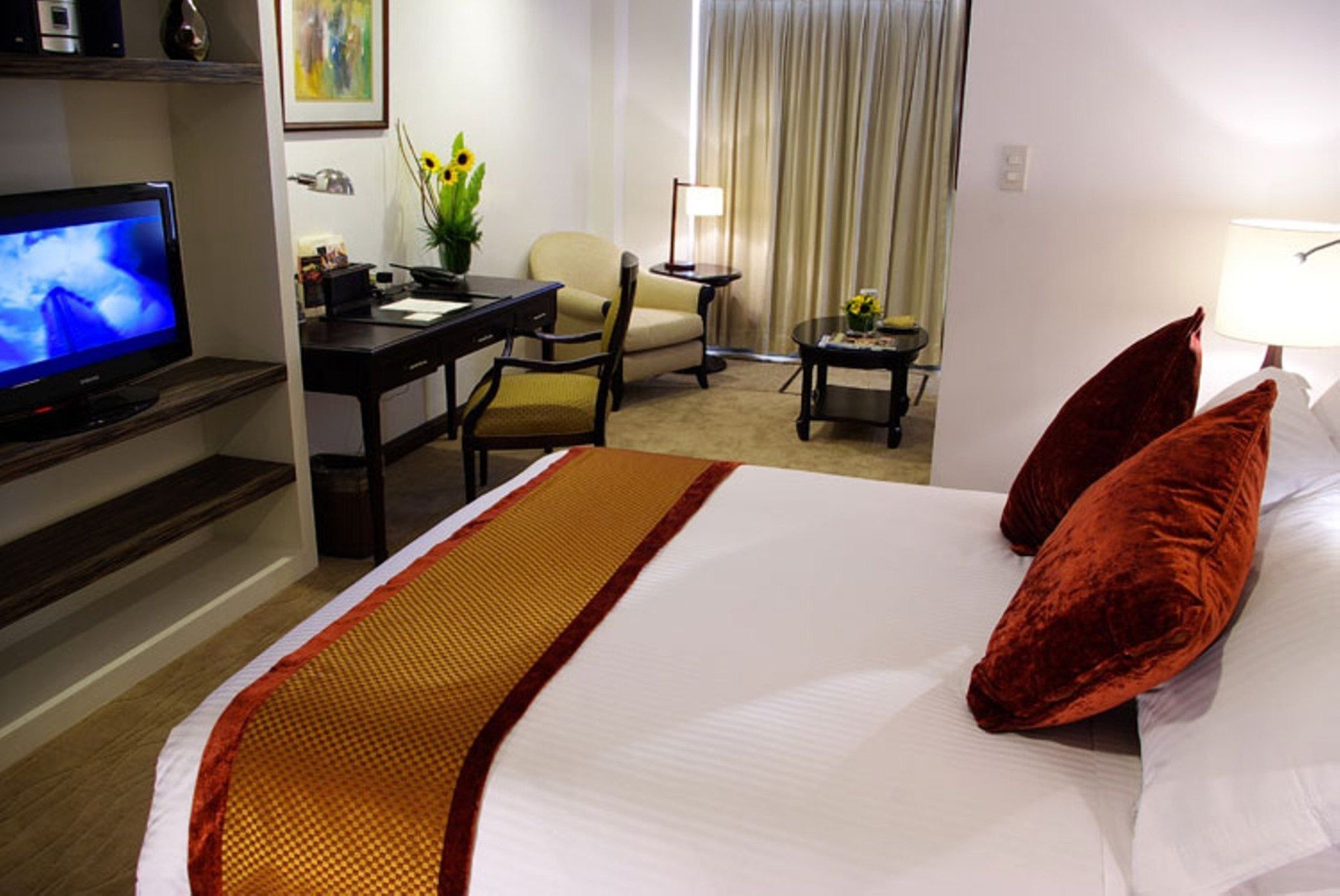 Discovery Suites