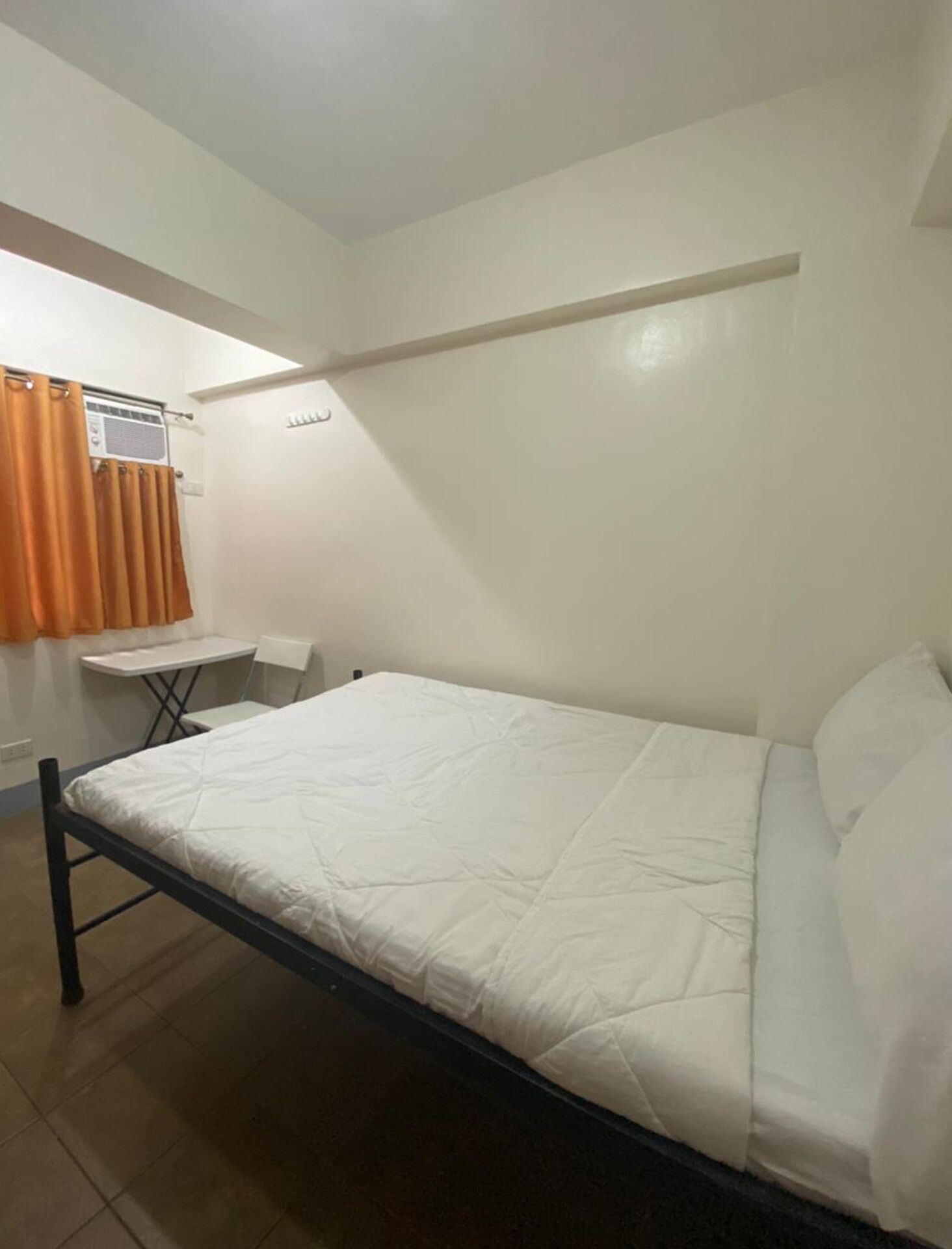Eisen Apartelle by OYO Rooms